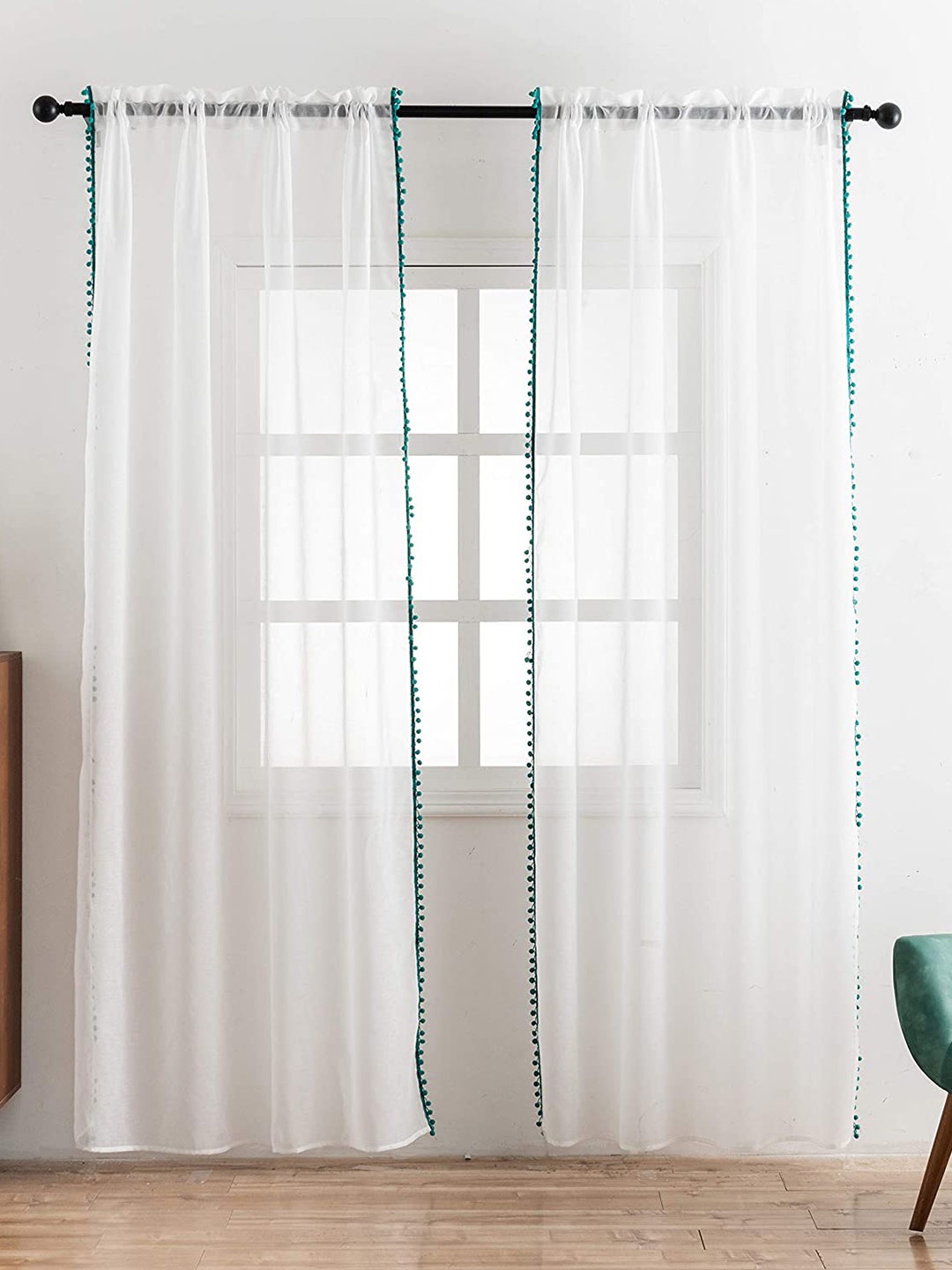 

URBAN SPACE Unisex White Quirky Curtains
