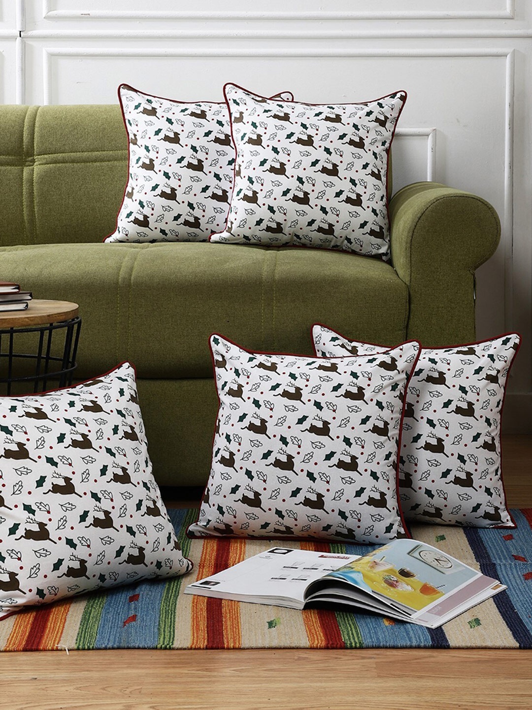 

The Decor Mart White & Black Set of 5 Floral Square Cushion Covers