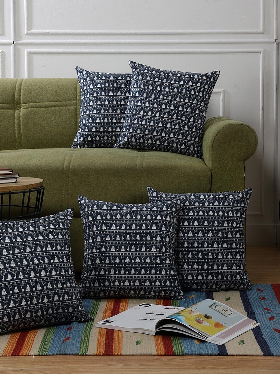 

The Decor Mart Set of 5 Navy Blue & White Square Printed Cushion Cover