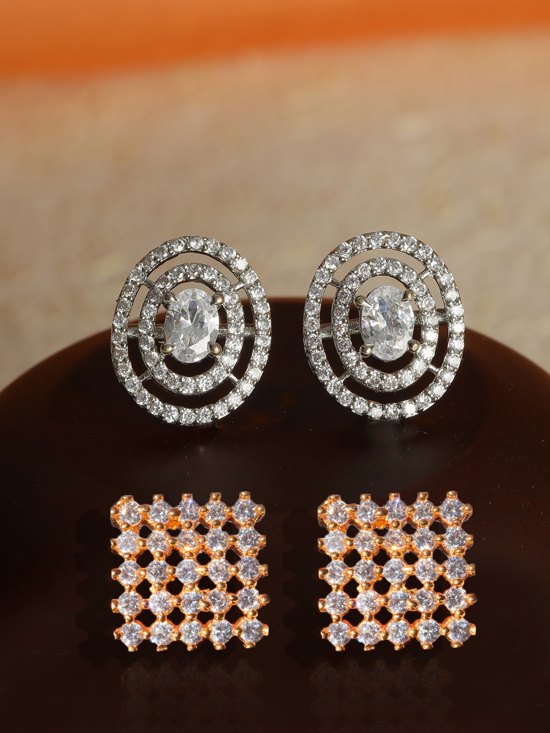 

Priyaasi Set of 2 Gold-Toned Geometric Studs Earrings