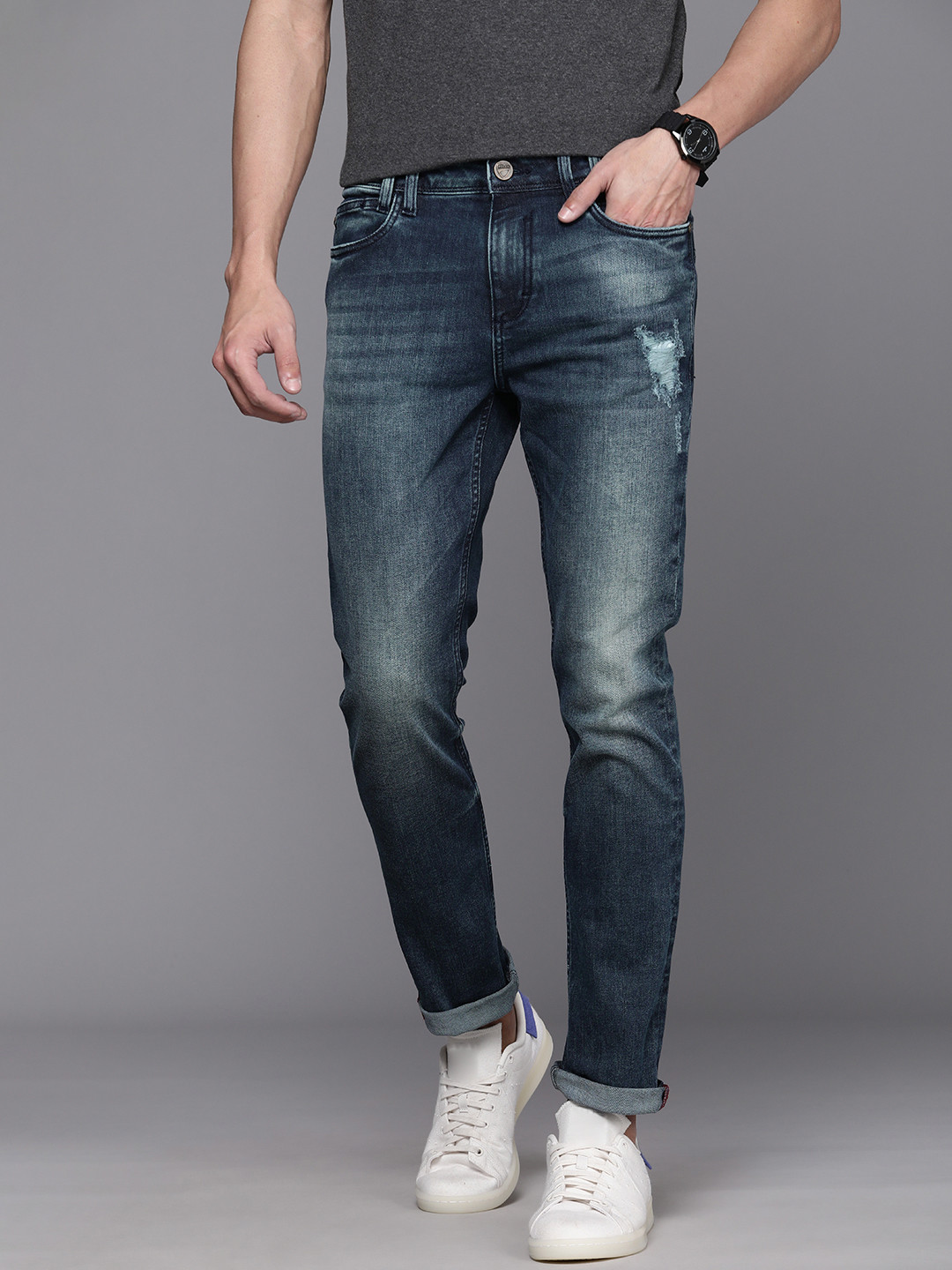 

Ducati Men Blue Slim Fit Low Distress Heavy Fade Stretchable Jeans