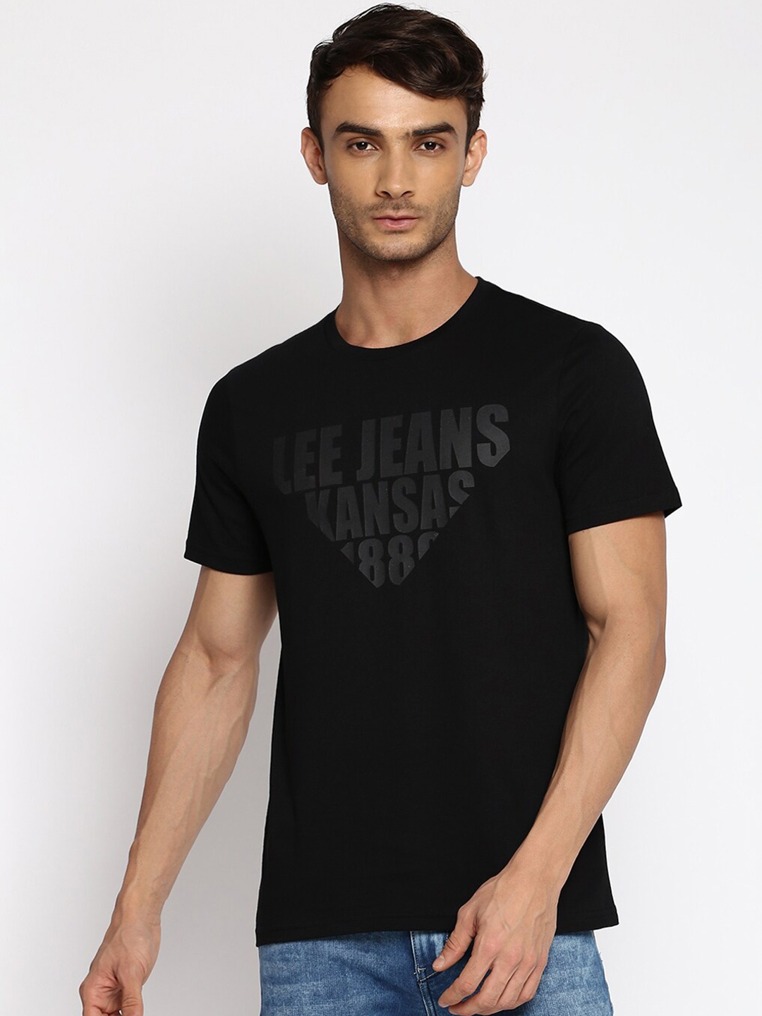 

Lee Men Black & Grey Typography Printed Slim Fit T-shirt