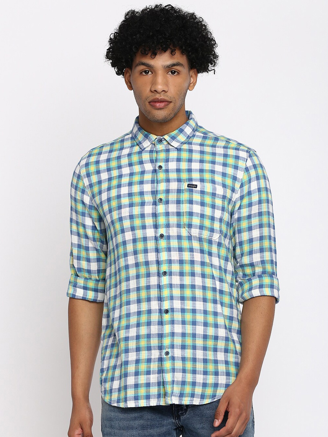 

Wrangler Men Blue & White Classic Checked Cotton Linen Casual Shirt