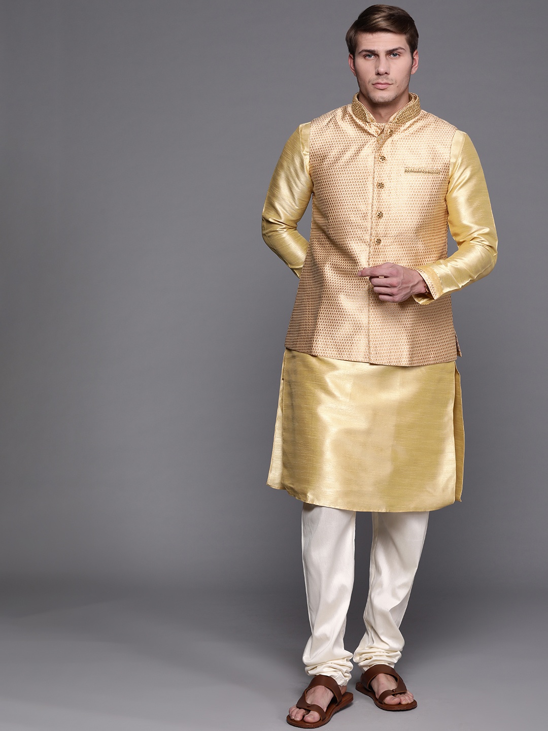 

Manu Men Golden & Cream-Coloured Ethnic Motifs Kurta with Churidar & Jacket, Gold