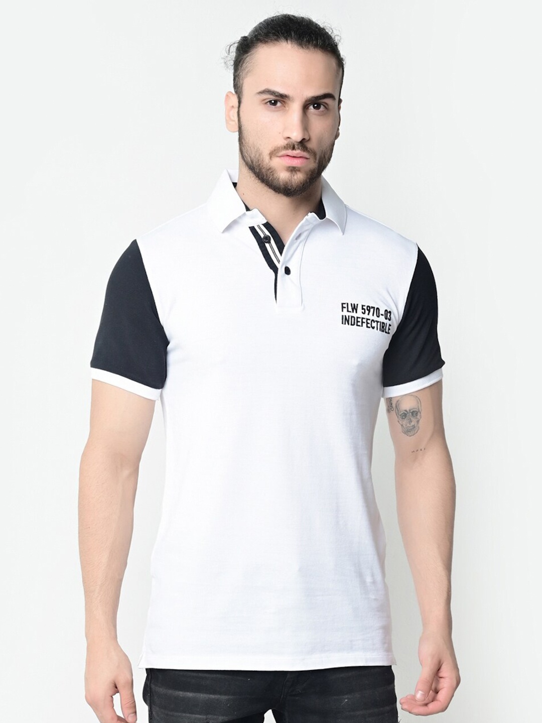 

FLAWLESS Men White Colourblocked Polo Collar T-shirt