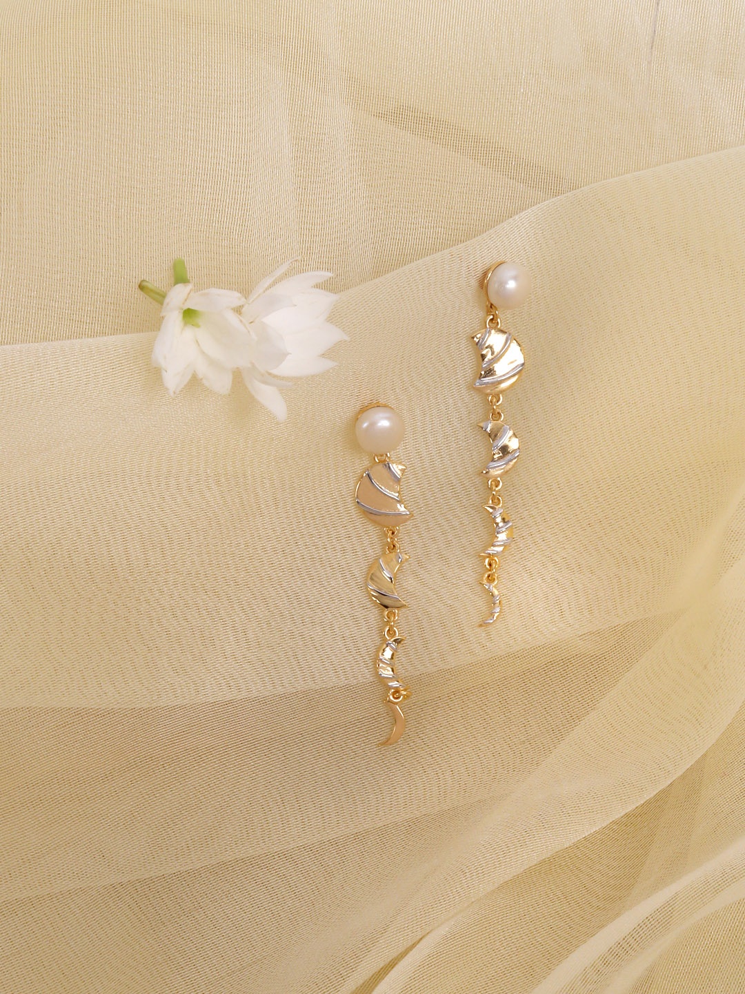 

TRISHONA 22k Gold Plated Silver-Toned Sterling Silver Contemporary Drop Earrings