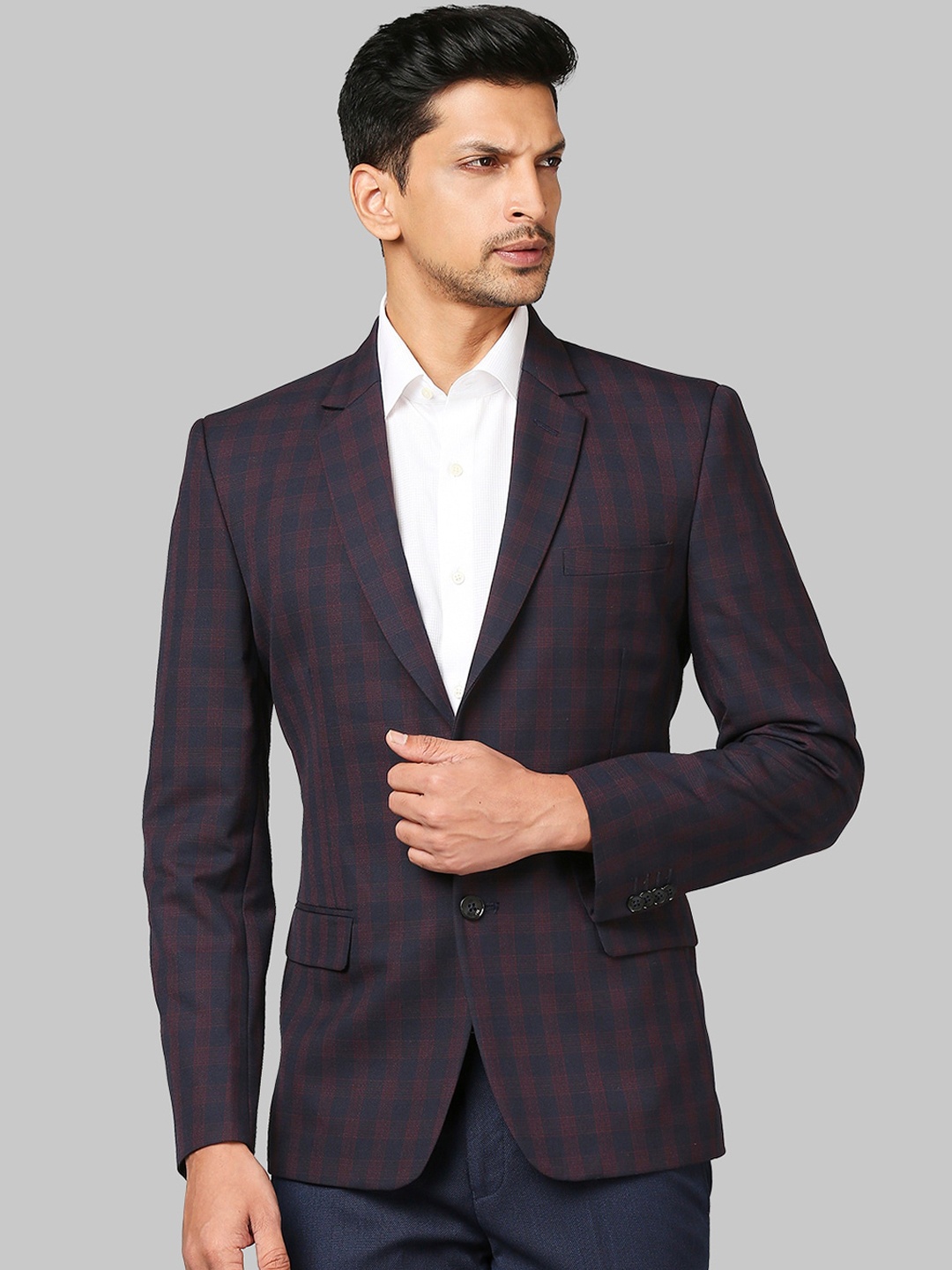 

Raymond Men Blue & Red Checked Single-Breasted Formal Blazer