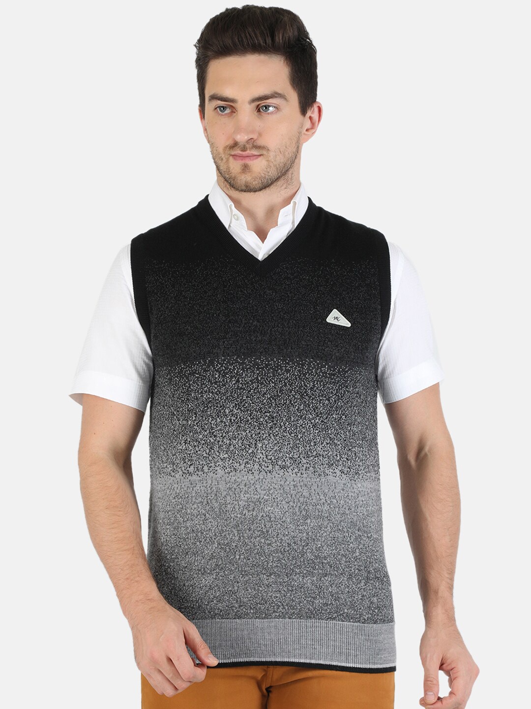 

Monte Carlo Men Grey & Black Colourblocked Sweater Vest