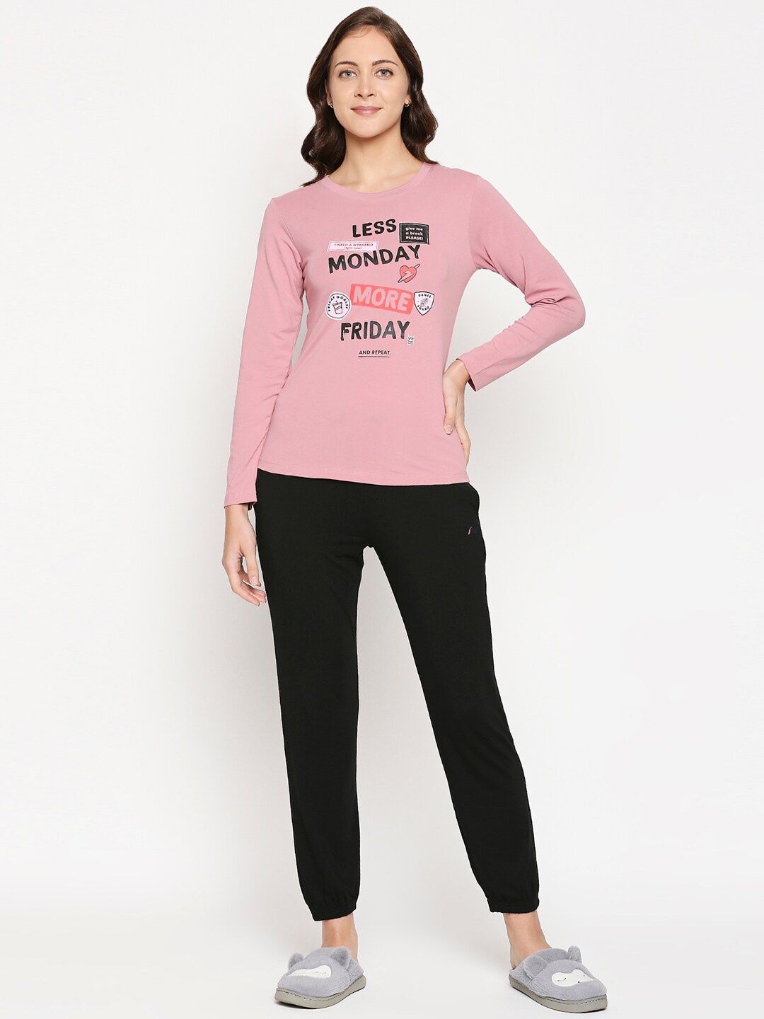 

XIN Women Pink & Black Printed Pure Cotton Night Suit