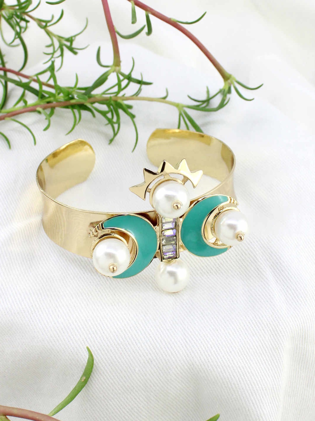 

Runway Ritual Women Gold-Toned & Turquoise Blue Pearls Cuff Bracelet