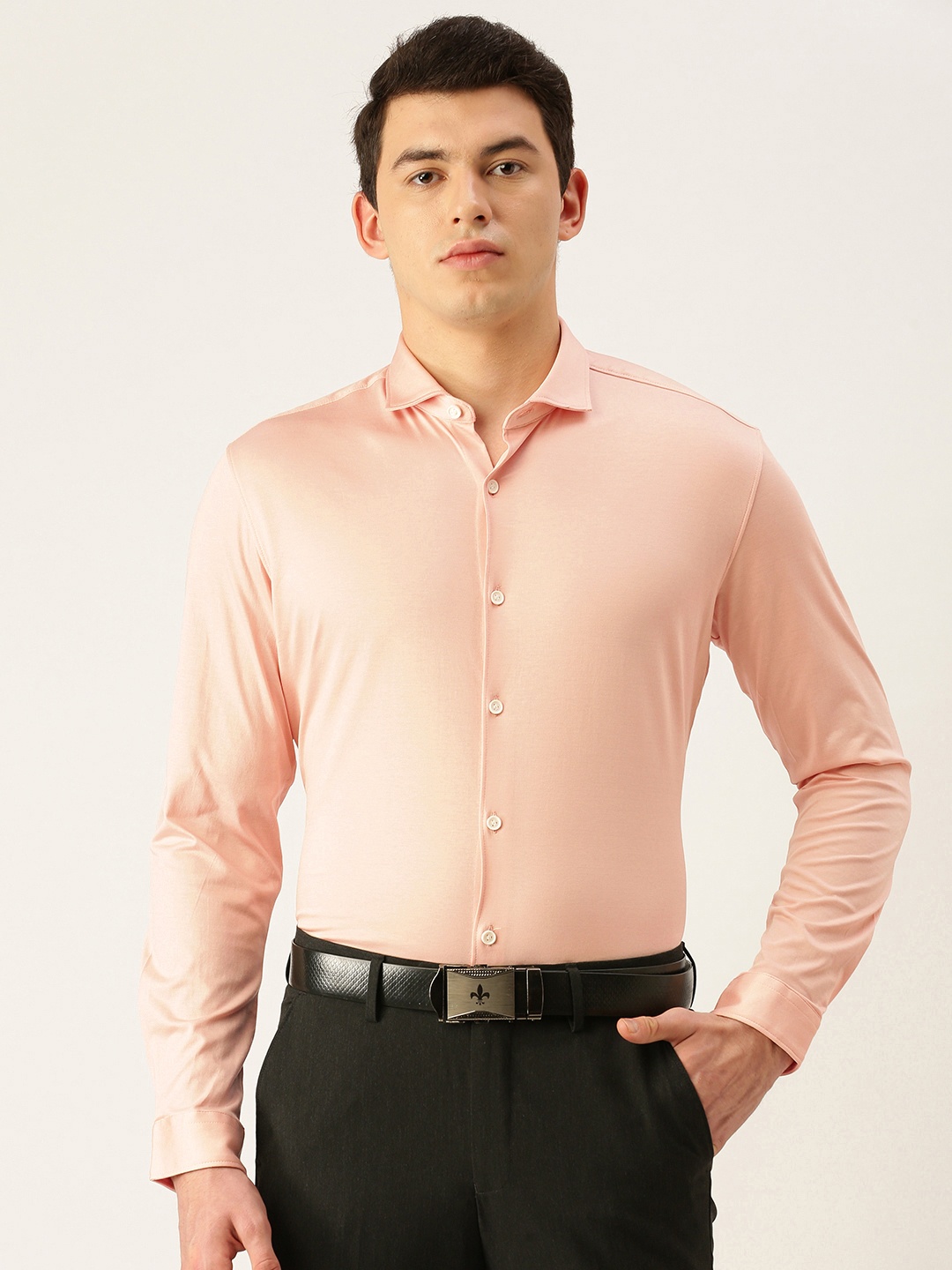 

Peter England Men Pink Solid Slim Fit Formal Shirt