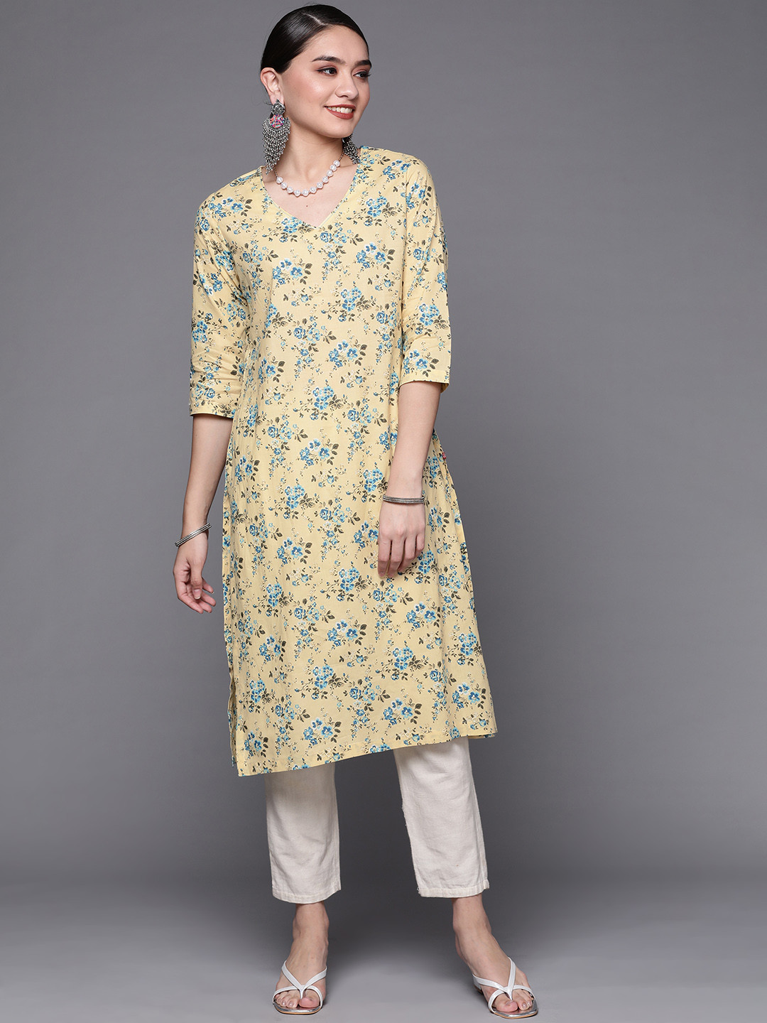 

Biba Women Cream-Coloured & Blue Pure Cotton Floral Print Straight Kurta