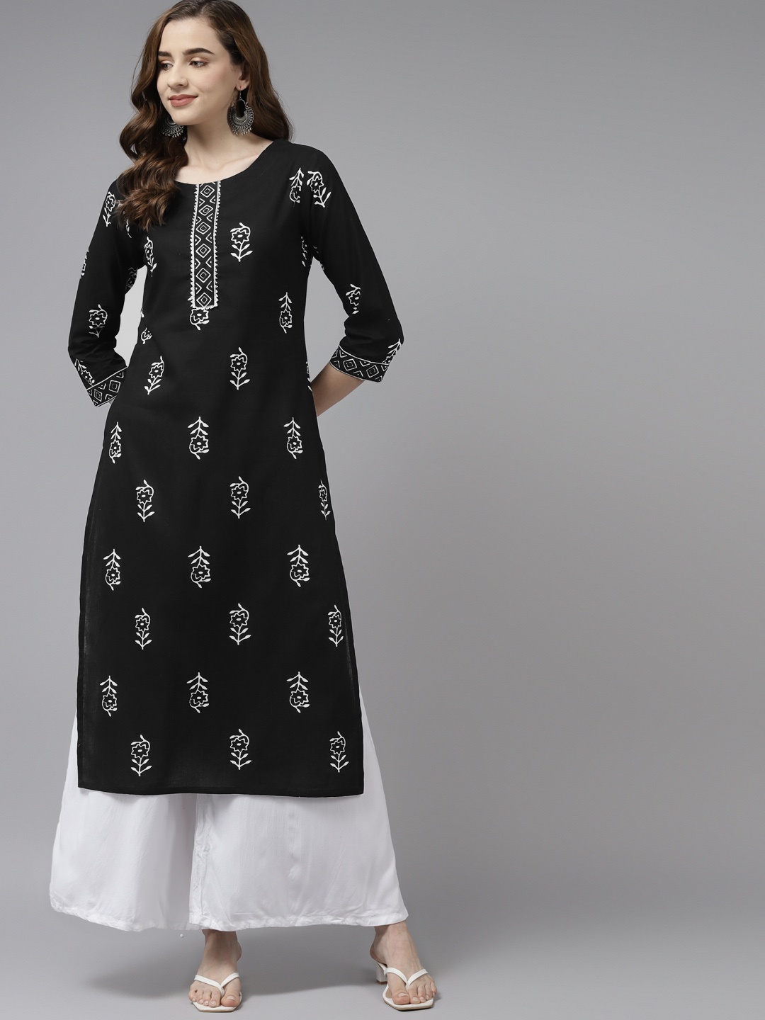 

Yufta Women Black & White Handblock Printed Pure Cotton Kurta With Gotta Patti Detail
