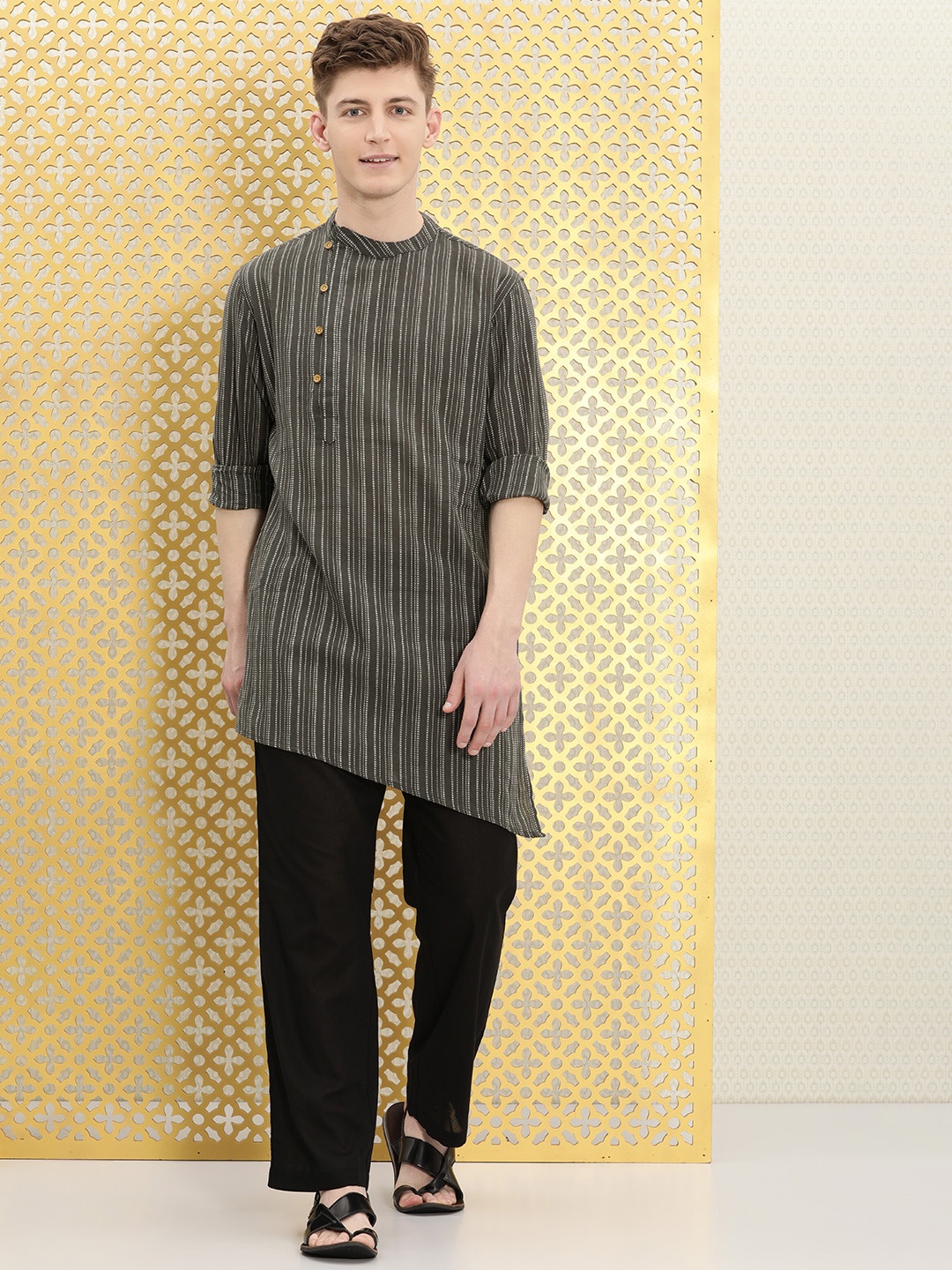 

Ode by House of Pataudi Men Grey & Black Striped Rozana Kurta with Pyjamas