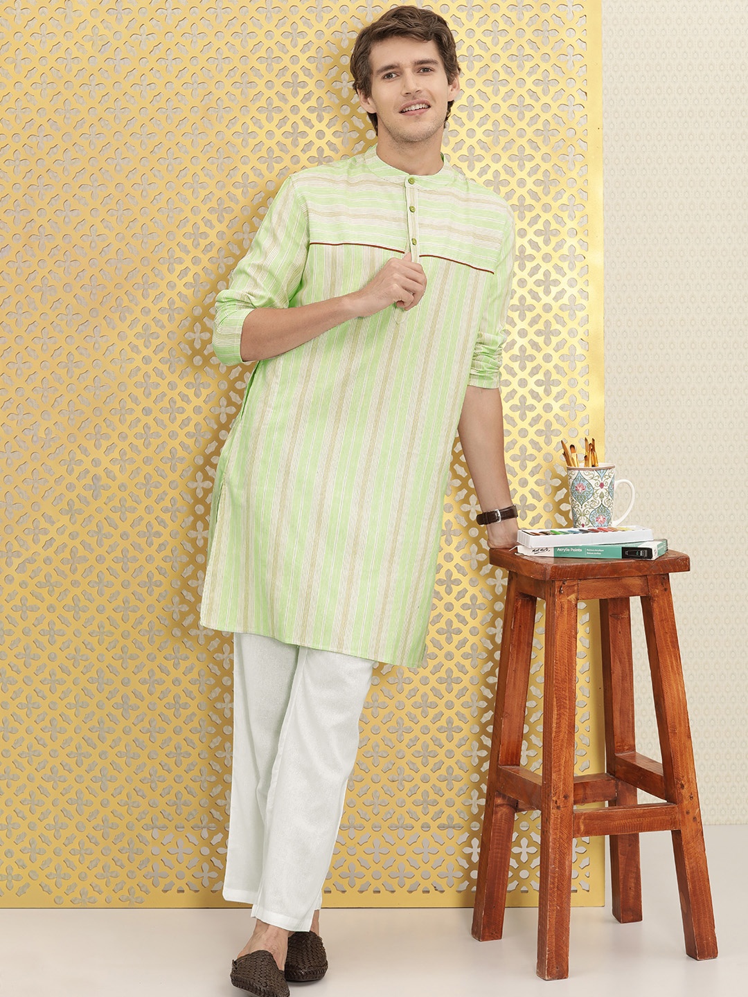 

Ode by House of Pataudi Men Green & White Striped Kurta with Trousers