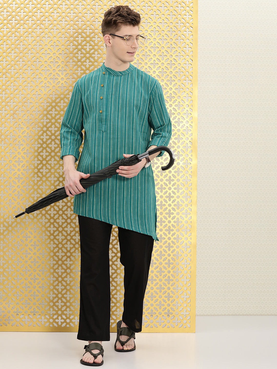 

Ode by House of Pataudi Men Teal Blue & Black Striped Rozana Kurta with Pyjamas