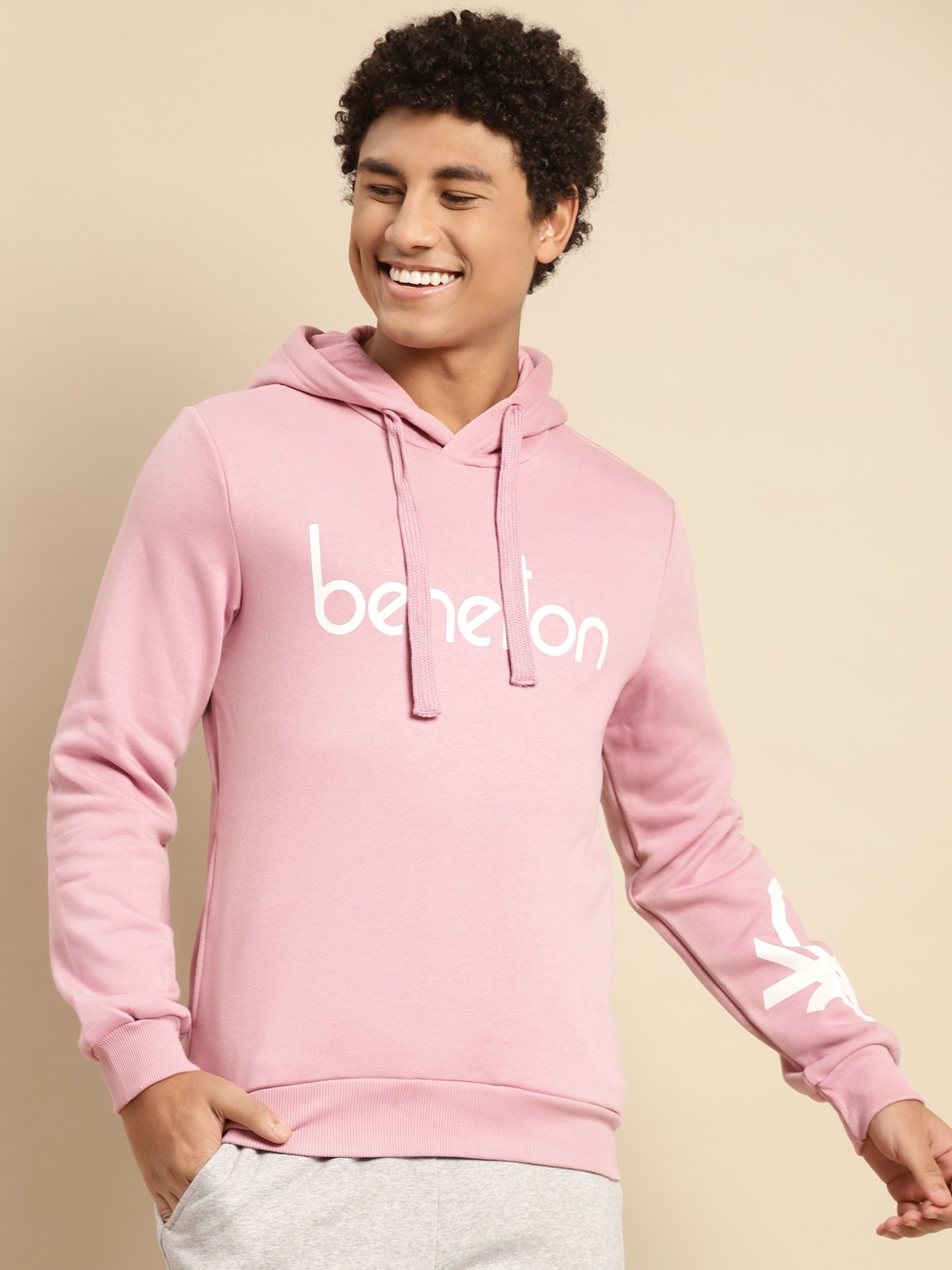 

United Colors of Benetton Men Pink & White Brand Logo Printed Hooded Sweatshirt