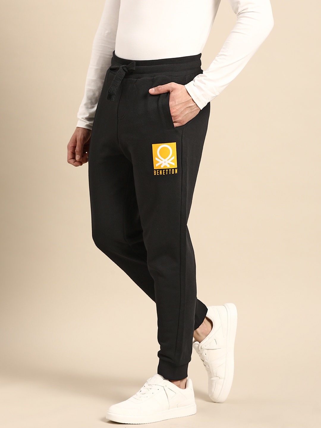 

United Colors of Benetton Men Black Pure Cotton Brand Logo Print Joggers