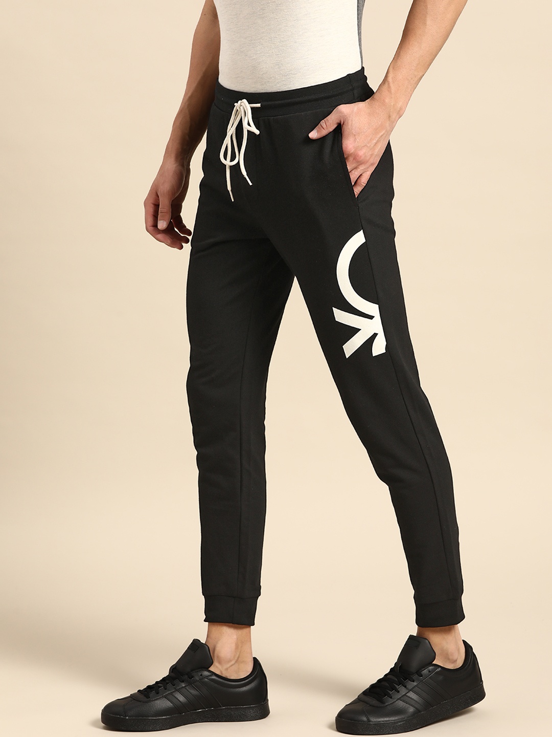 

United Colors of Benetton Men Black Lounge Joggers With Brand Logo Details