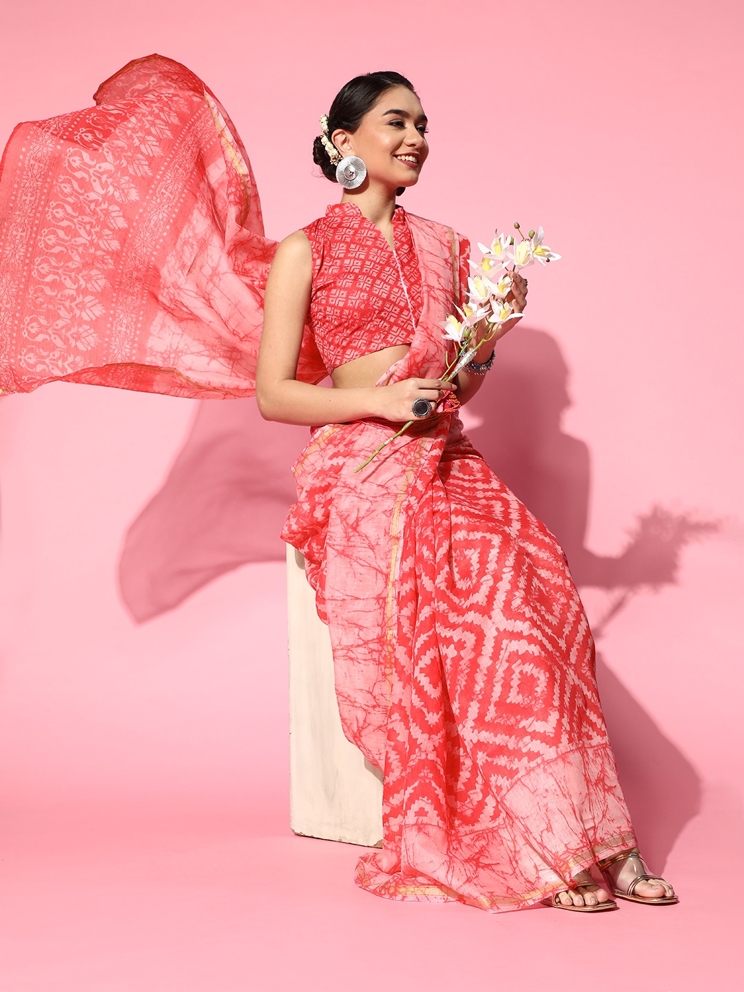 

Saree mall Pink & White Tie and Dye Cotton Sarees