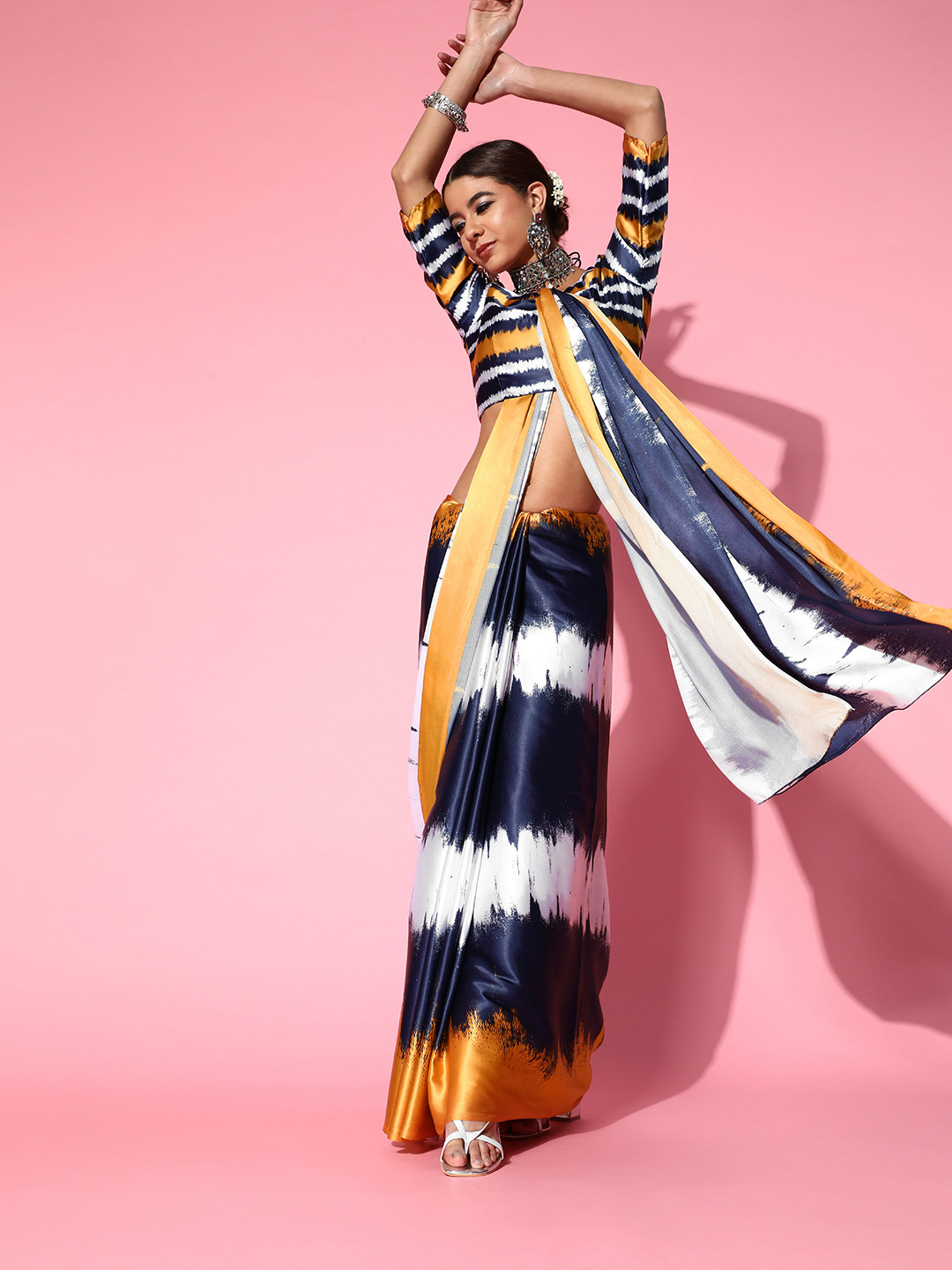 

Saree mall Navy Blue & White Tie and Dye Sarees