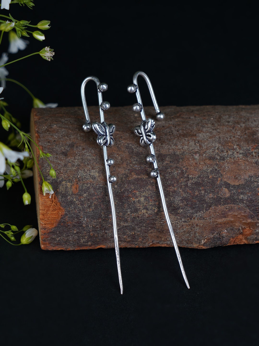 

FIROZA Silver-Toned Contemporary Ear Cuff Earrings