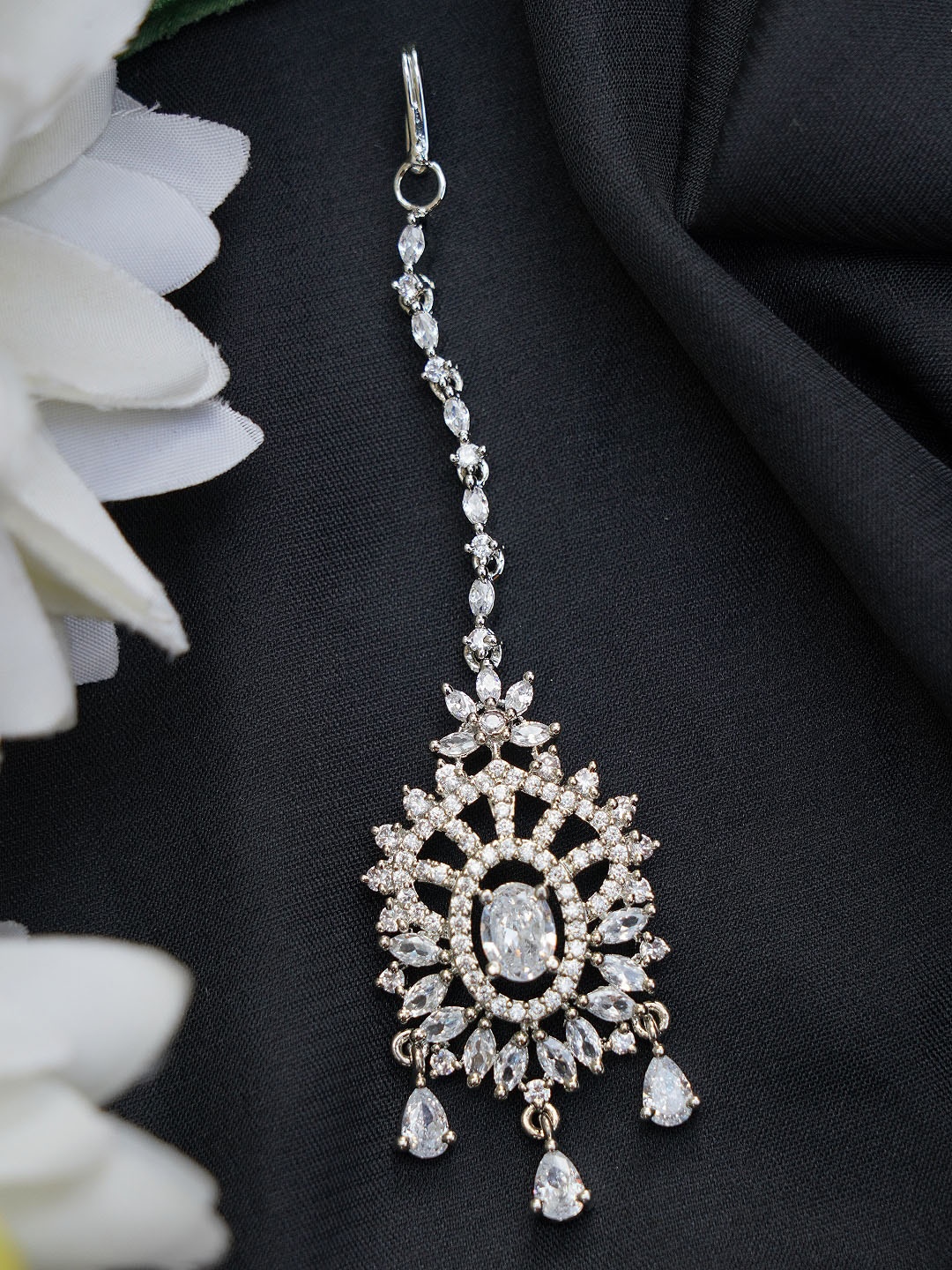 

FIROZA Rhodium-Plated White AD-Studded Maang Tikka, Silver