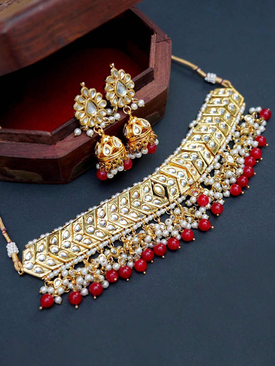 

FIROZA Woman Gold & Red Nargis Choker Set