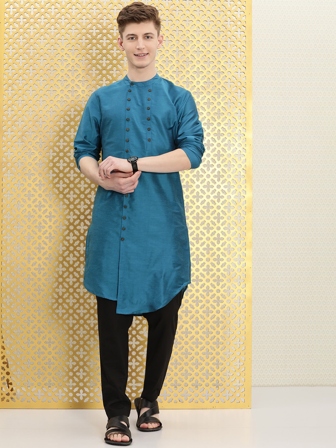 

Ode by House of Pataudi Men Blue & Black Solid Rozana Kurta with Trousers