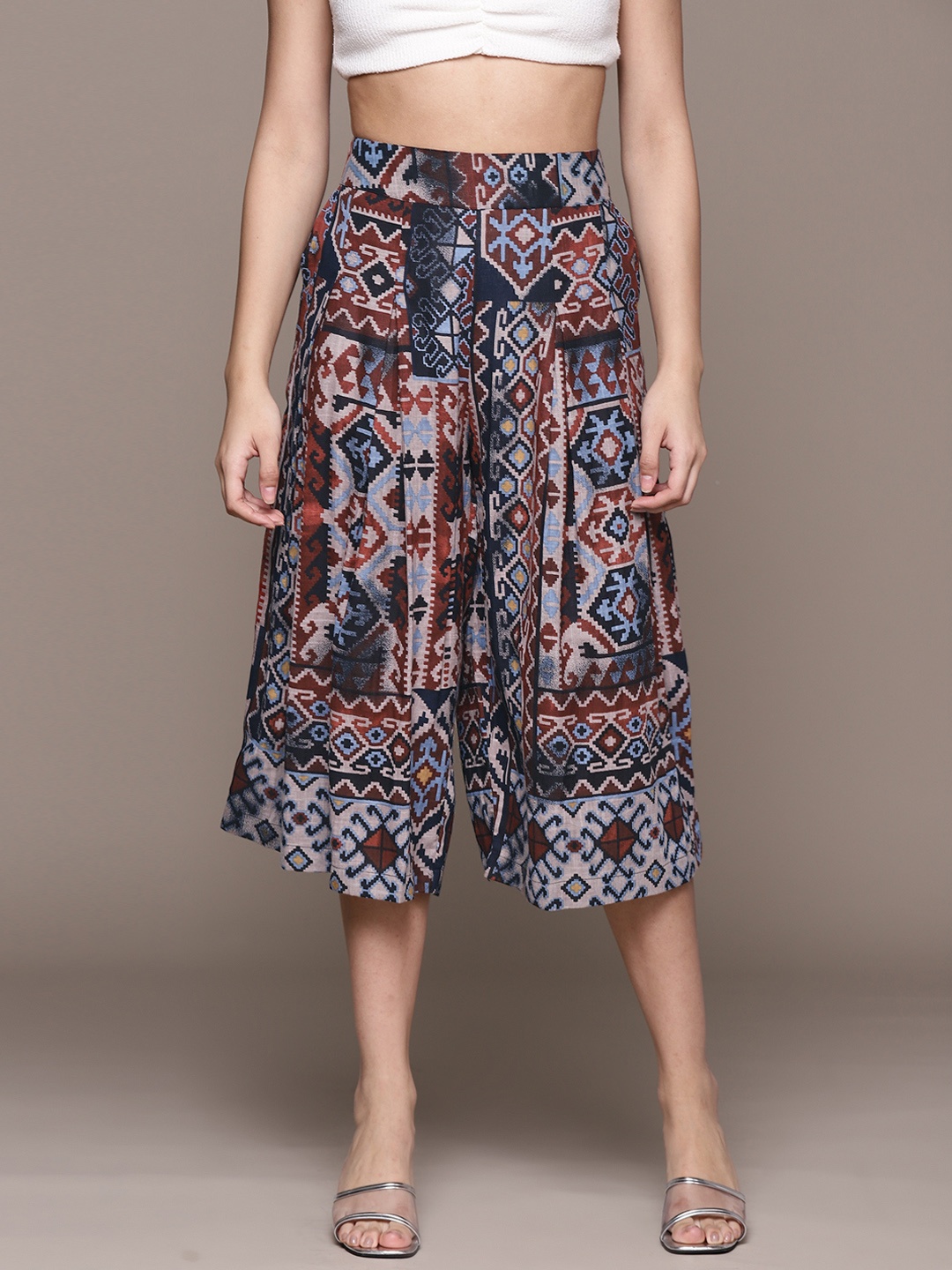 

aarke Ritu Kumar Women Black & Blue Printed Pleated Culottes