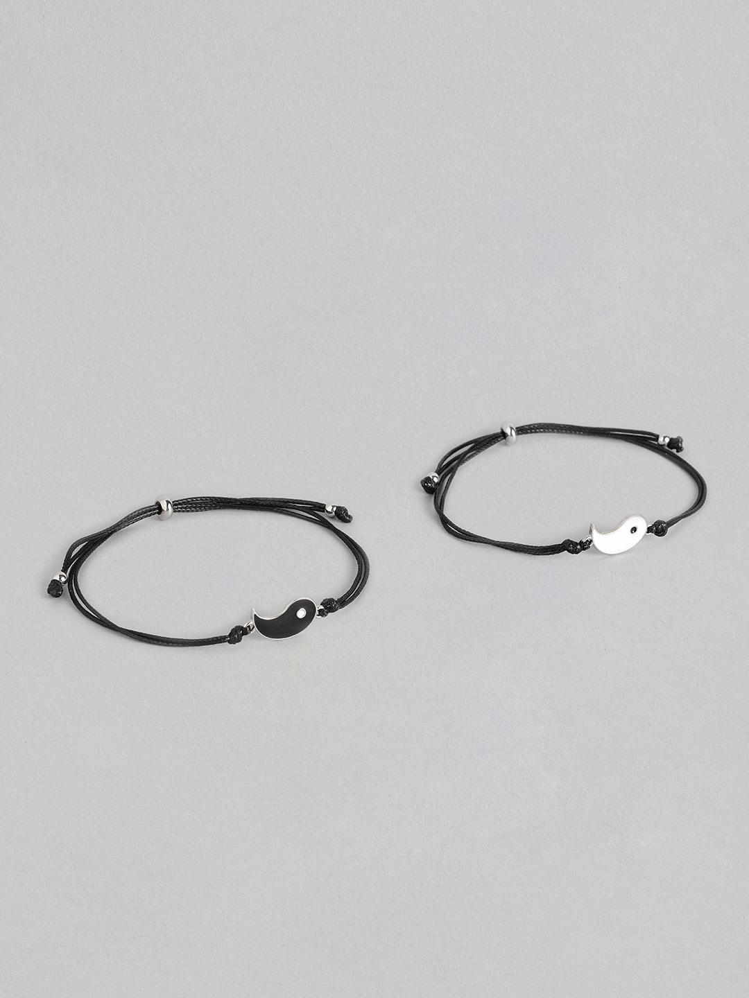 

EL REGALO Unisex Pack of 2 Black & Silver-Toned Charm Bracelet