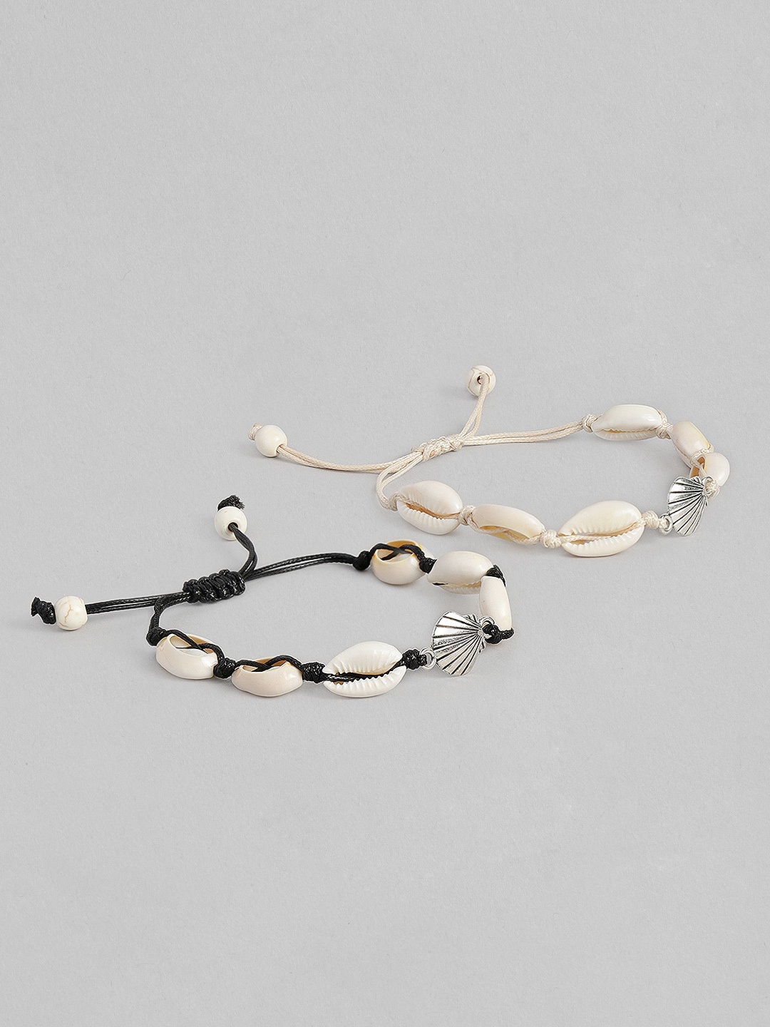 

EL REGALO Unisex Pack of 2 White & Black Charm Bracelet