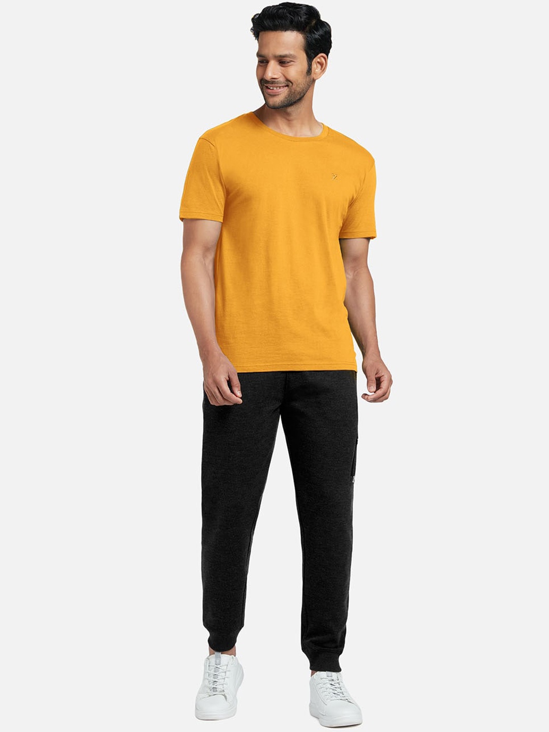 

XYXX Men Yellow & Black Solid Night suit