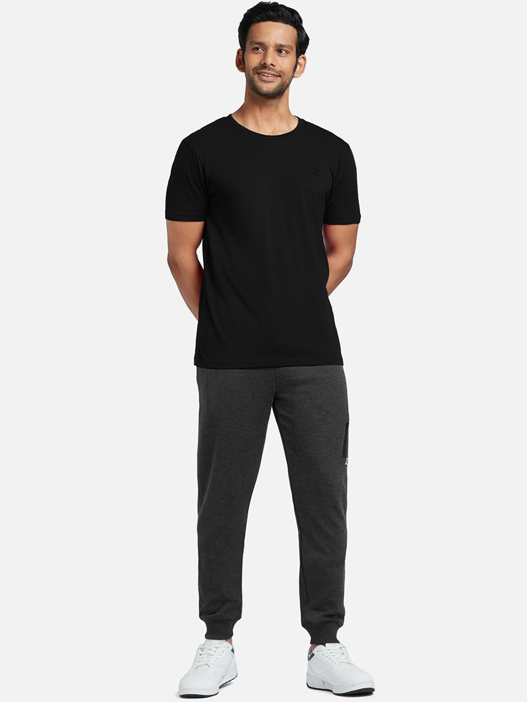 

XYXX Men Black & Charcoal Grey Night Suit