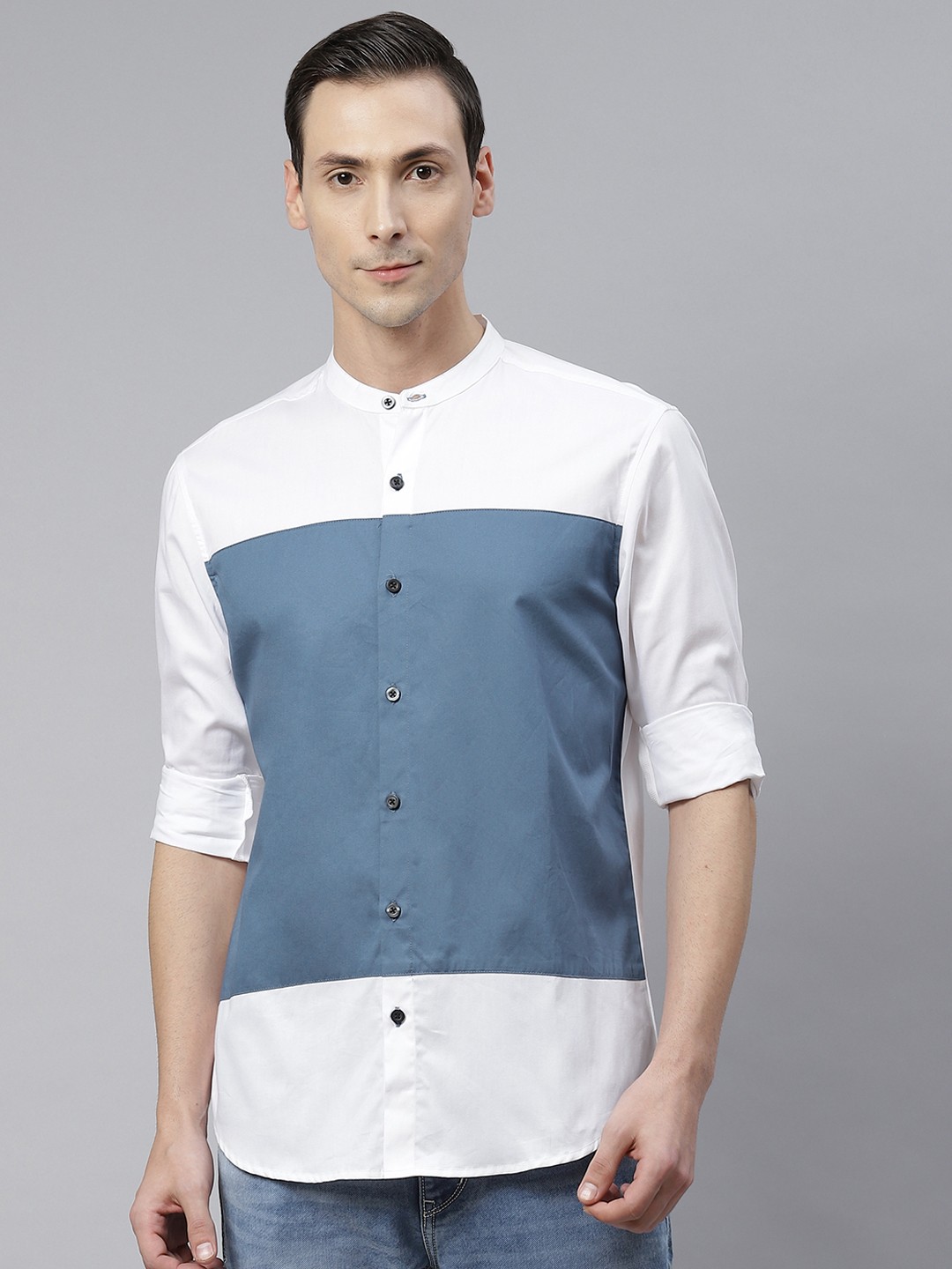 

Hubberholme Men White & Blue Colourblocked Casual Shirt