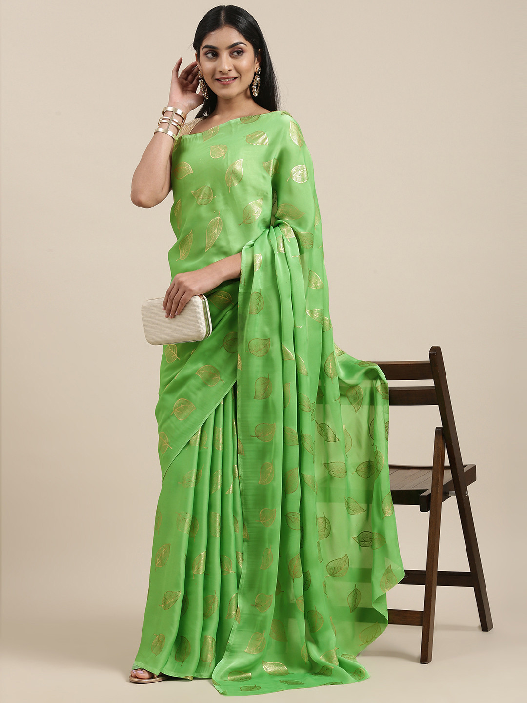 

Mitera Green & Gold-Toned Floral Satin Saree