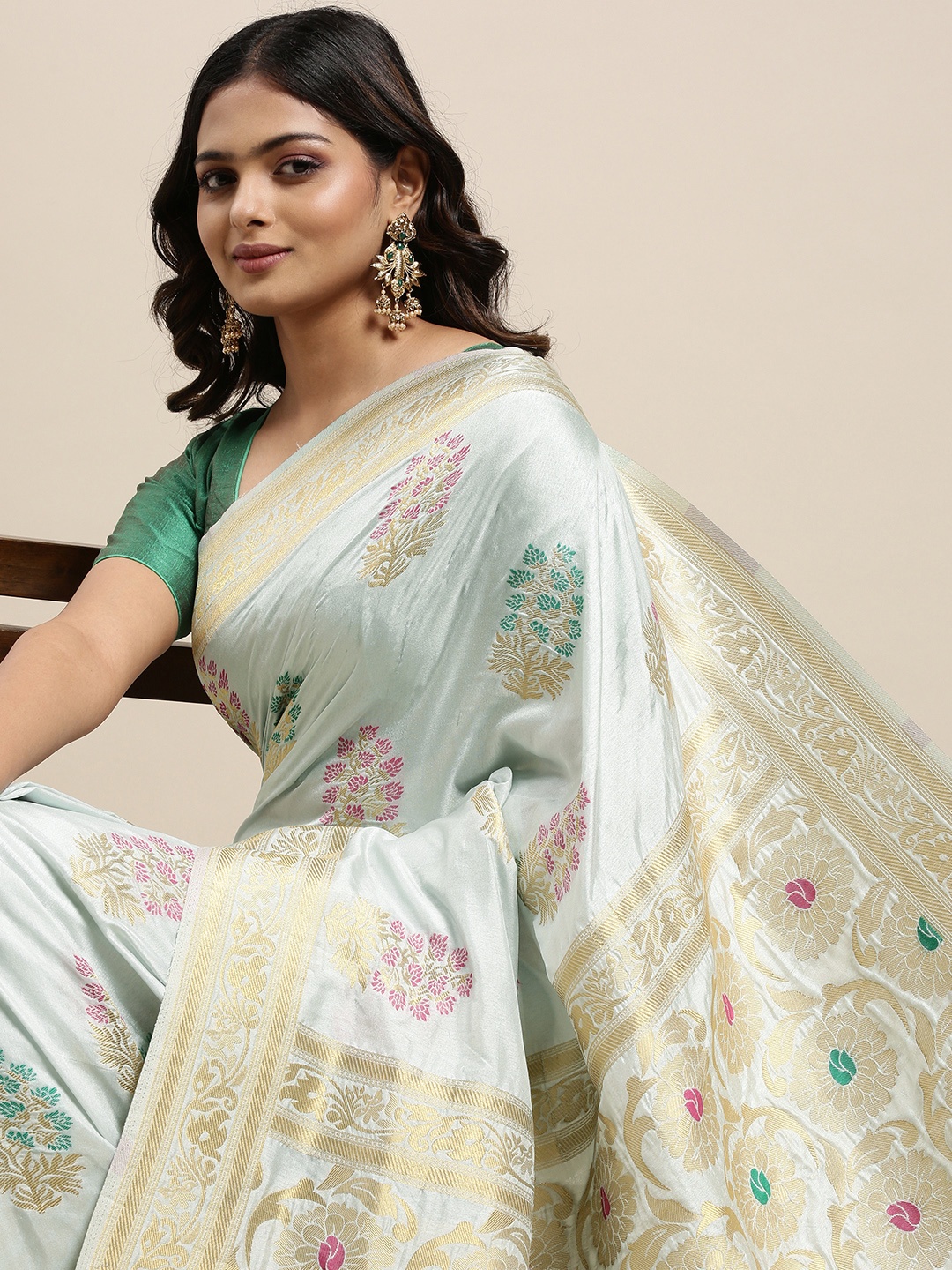 

Mitera Women Green & Golden Ethnic Motifs Printed Saree