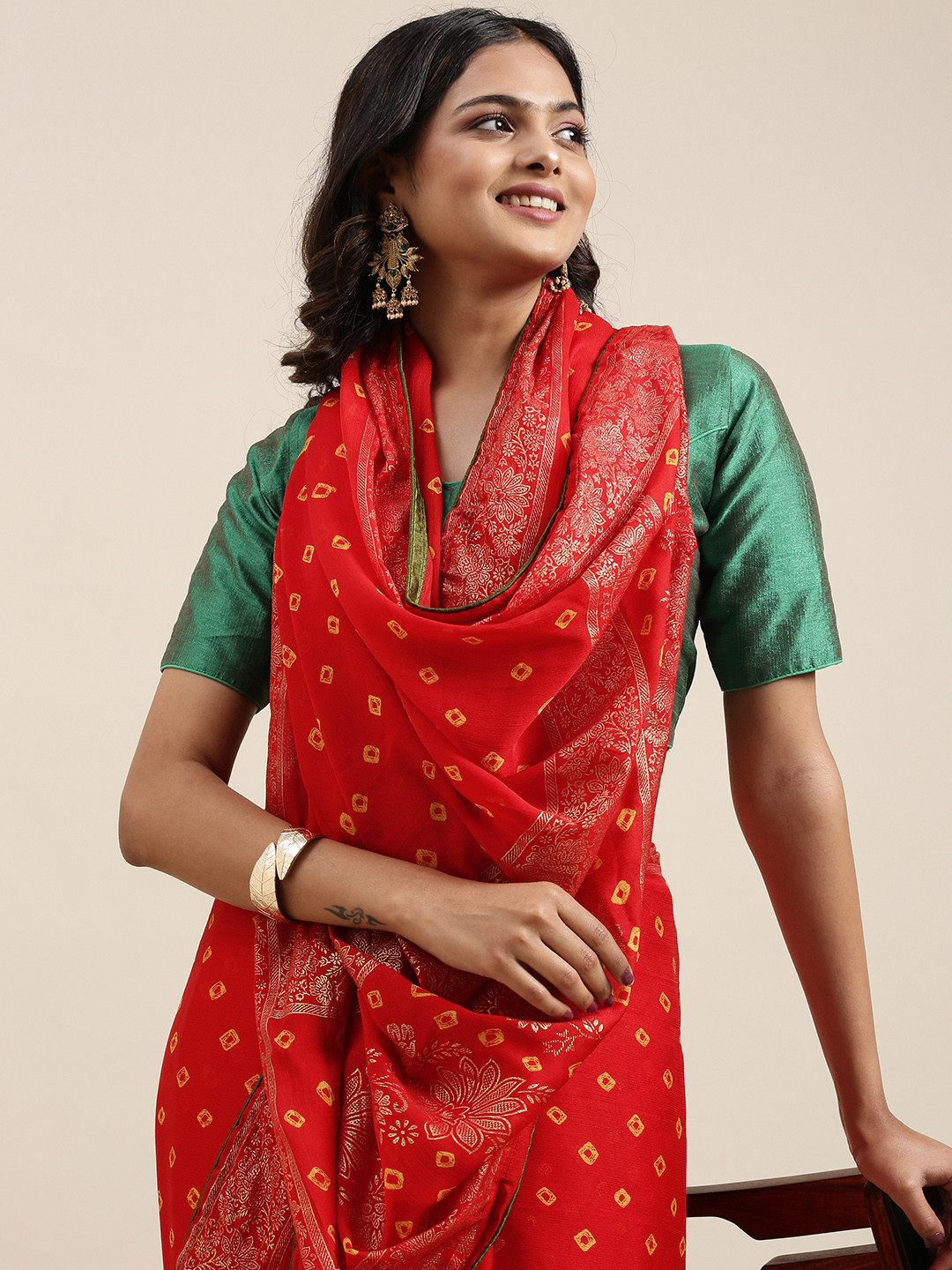 

Mitera Women Red & Yellow Bandhani Printed Saree