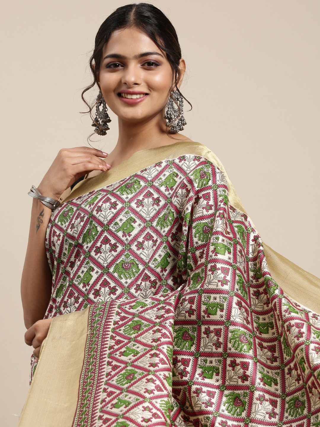 

Mitera Cream-Coloured & Green Pure Georgette Saree