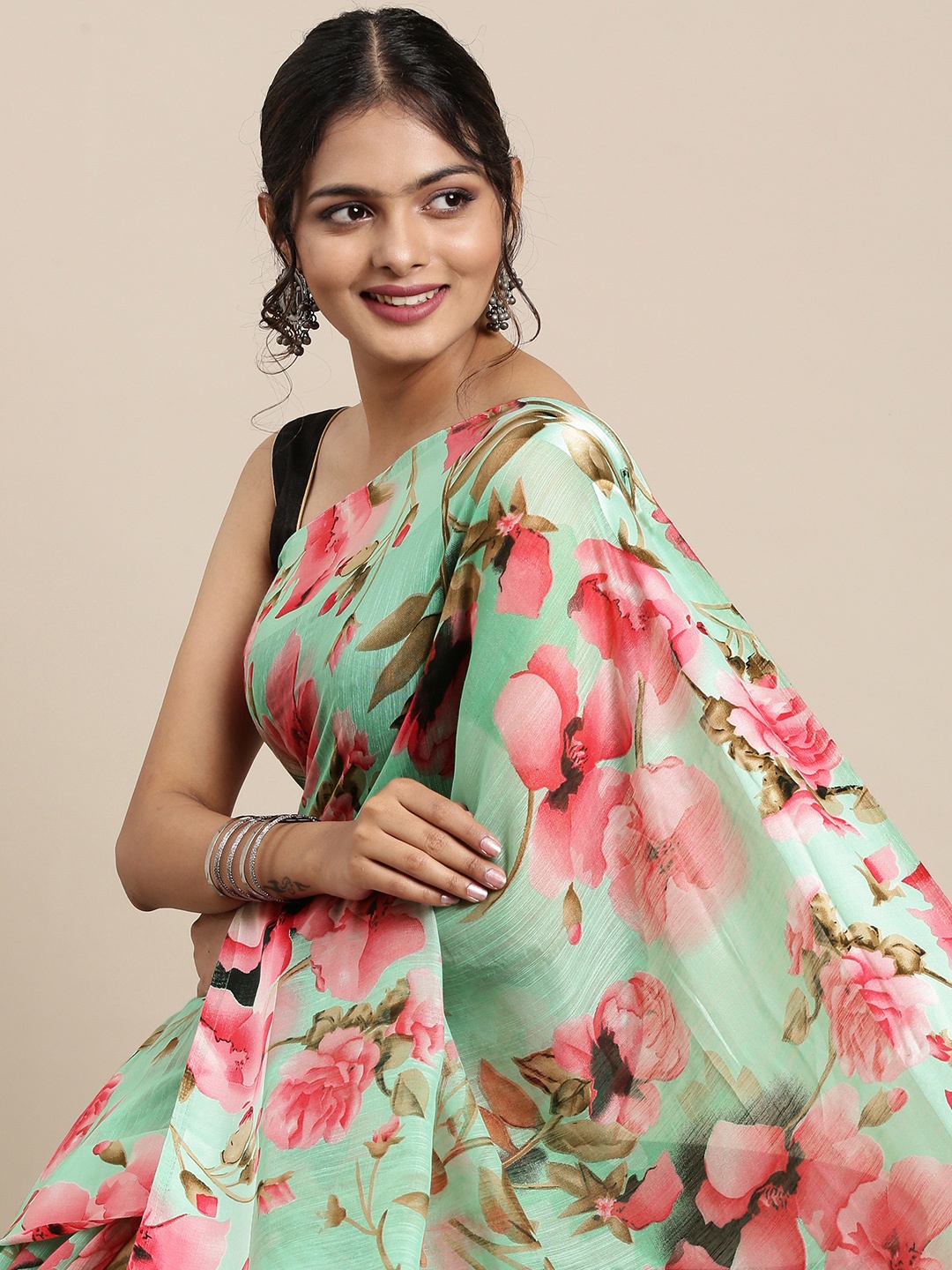 

Mitera Women Green & Pink Floral Printed Saree