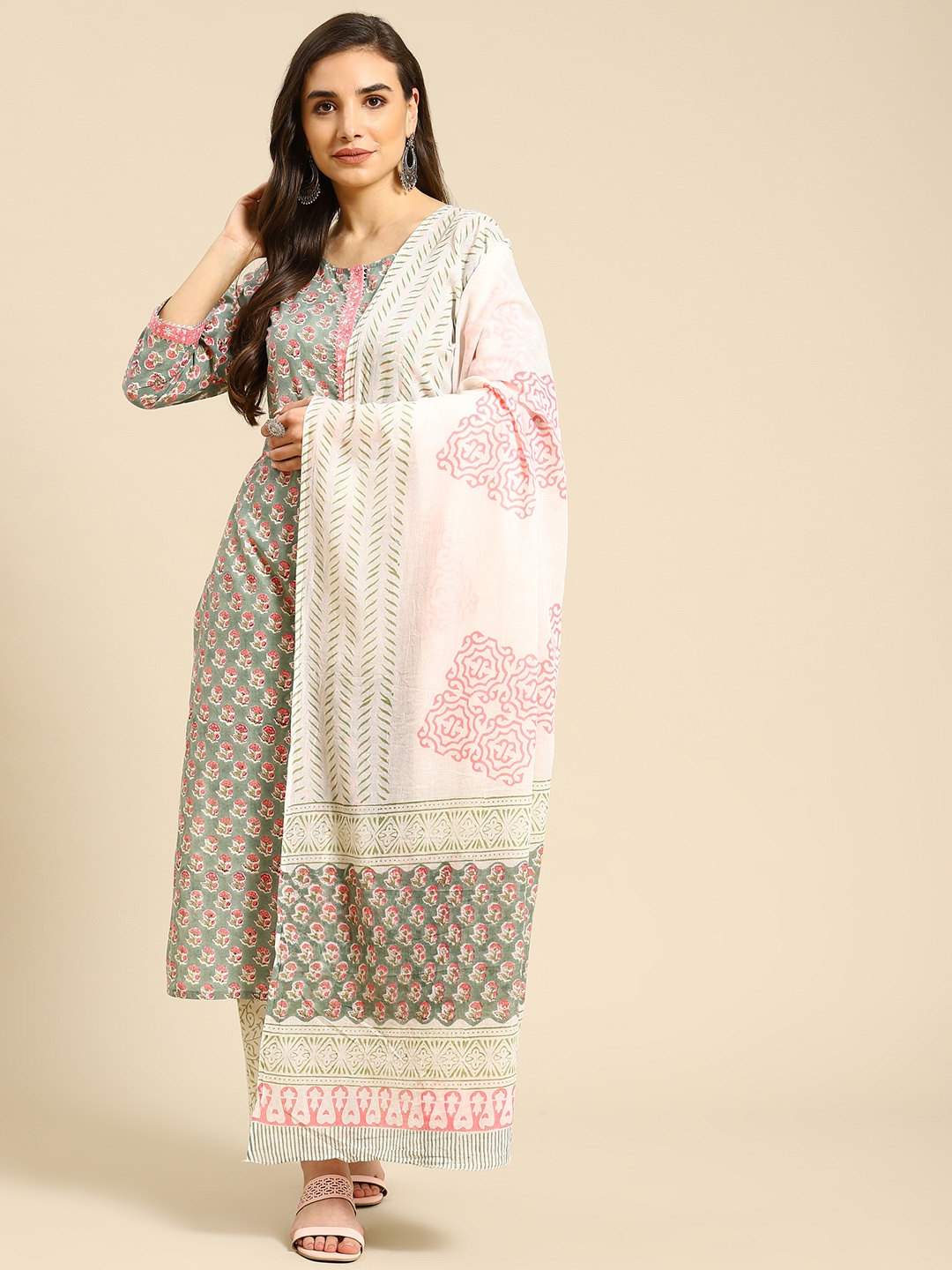 

Prakrti Women Green & Off-White Handblock Floral Print Cotton Kurta Set