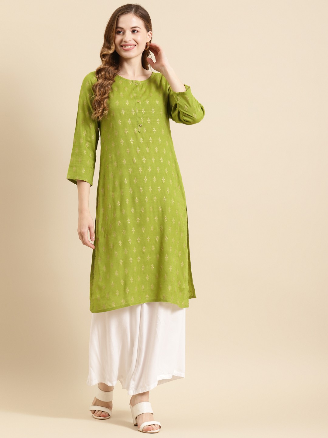 

Prakrti Women Green & Gold-Toned Floral Print Kurta