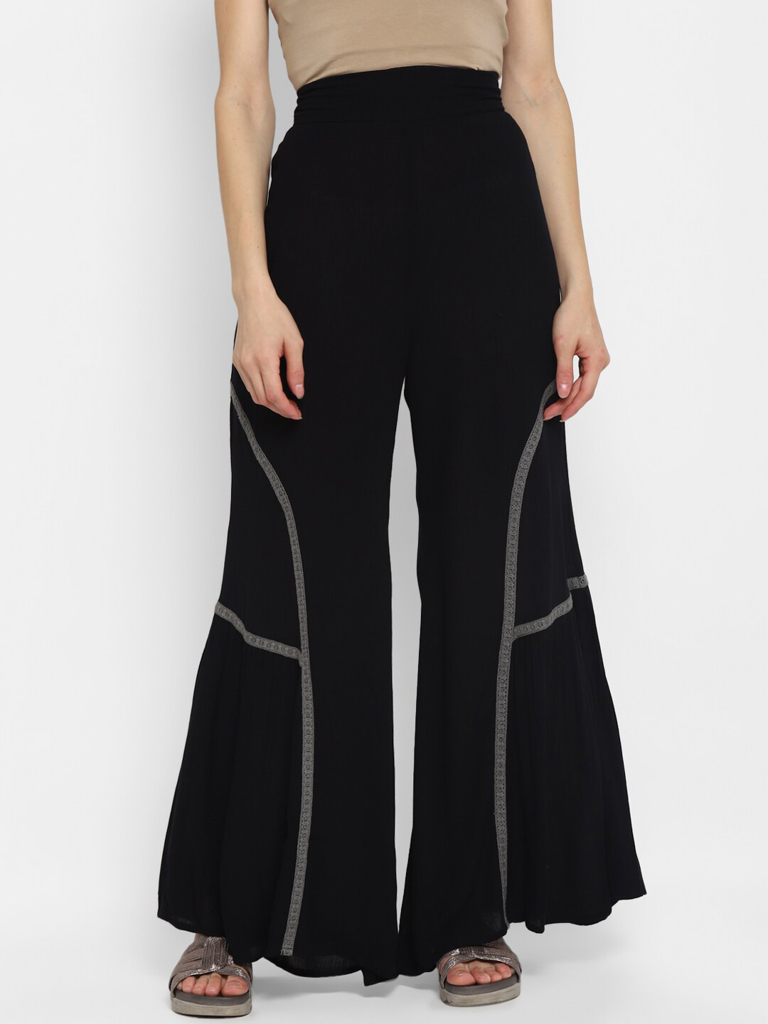 

Taurus Women Black & Grey Flared Palazzos