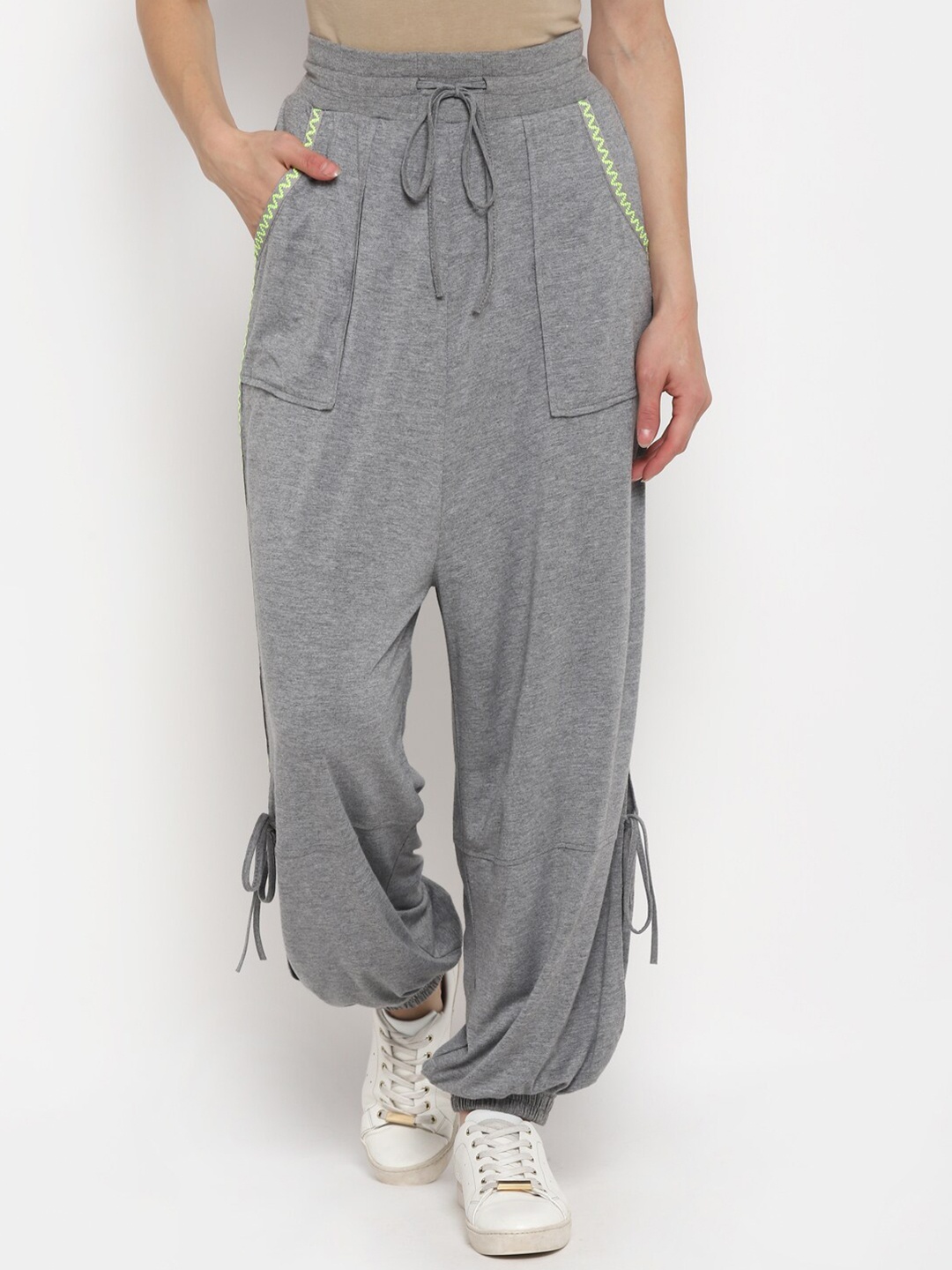 

Taurus Women Grey Solid Joggers