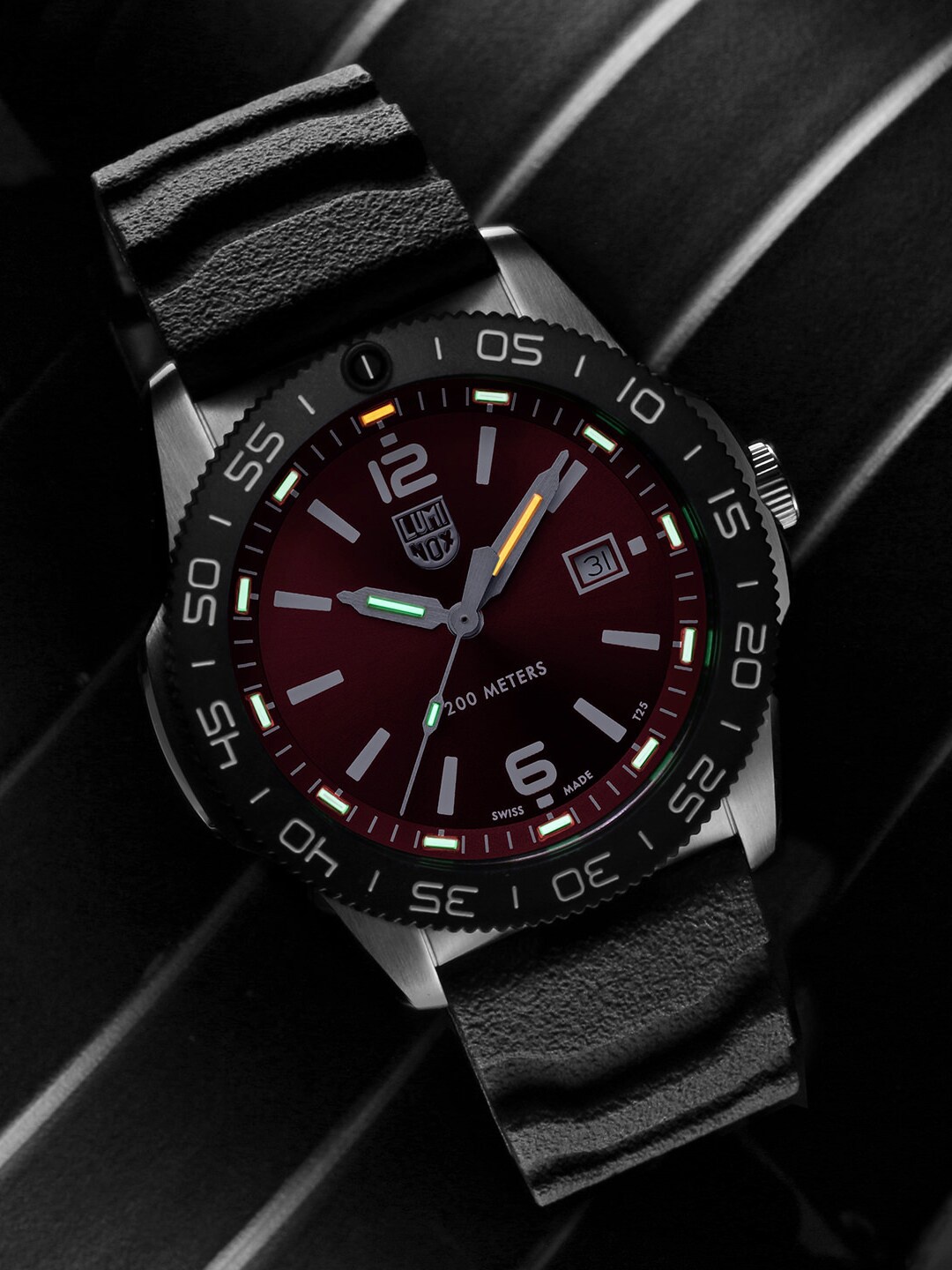 

Luminox Men Red Dial & Black Strap Analogue Watch XS 3135
