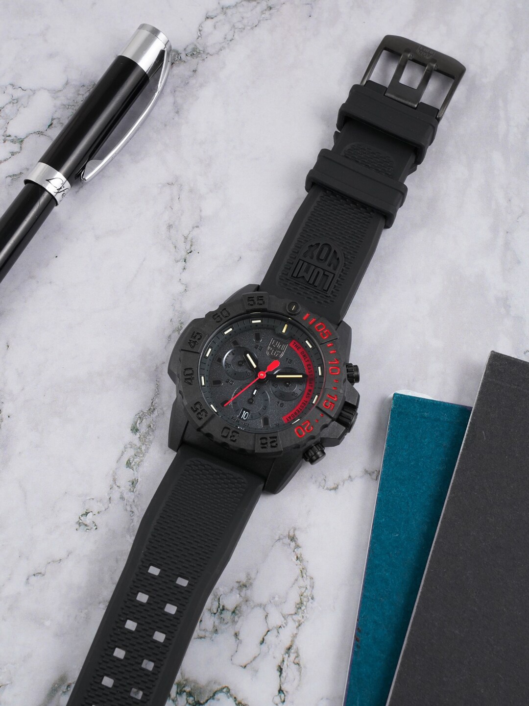 

Luminox Men Black Dial & Black Straps Analogue Watch - XS.3581.EY