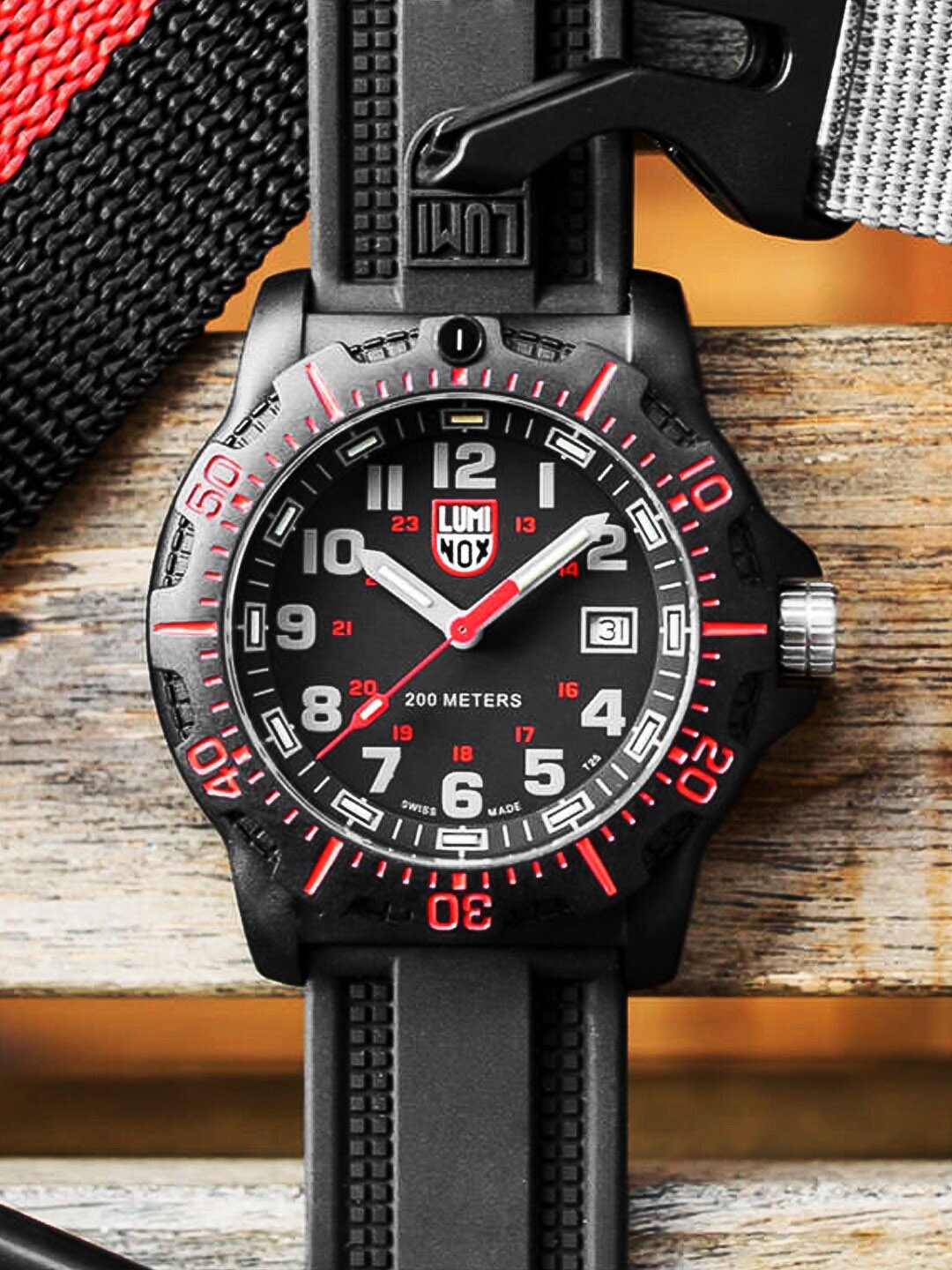 

Luminox Men Black Dial & Black Straps Analogue Watch XL 8895