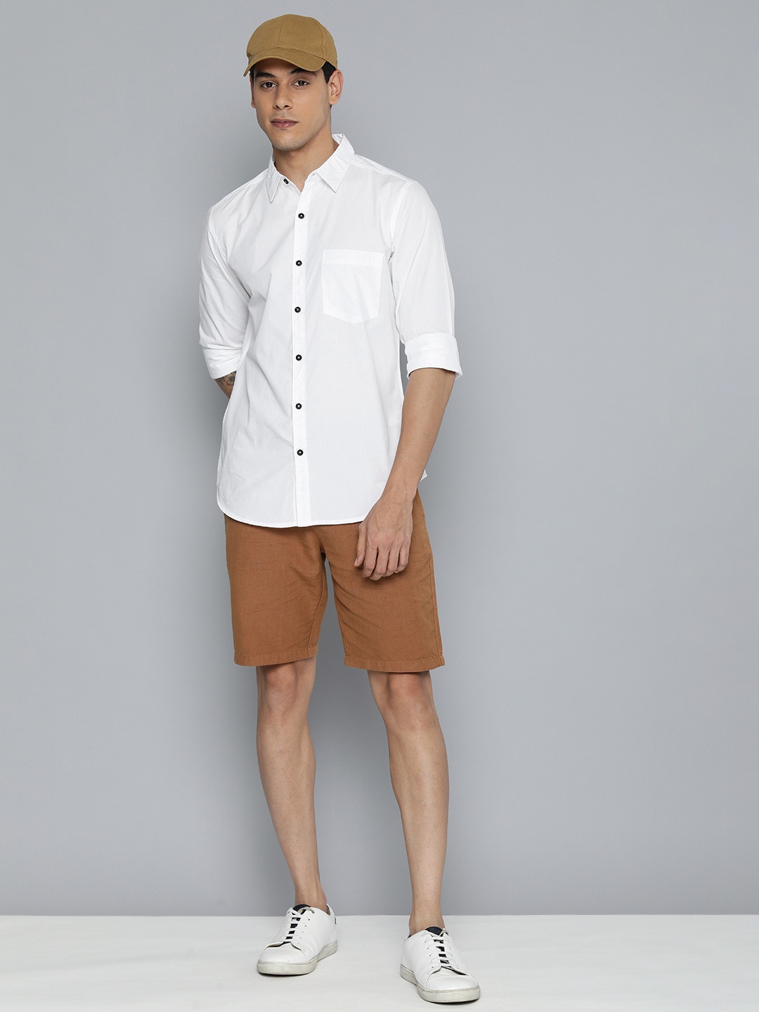 

Harvard Men White Solid Pure Cotton Casual Shirt