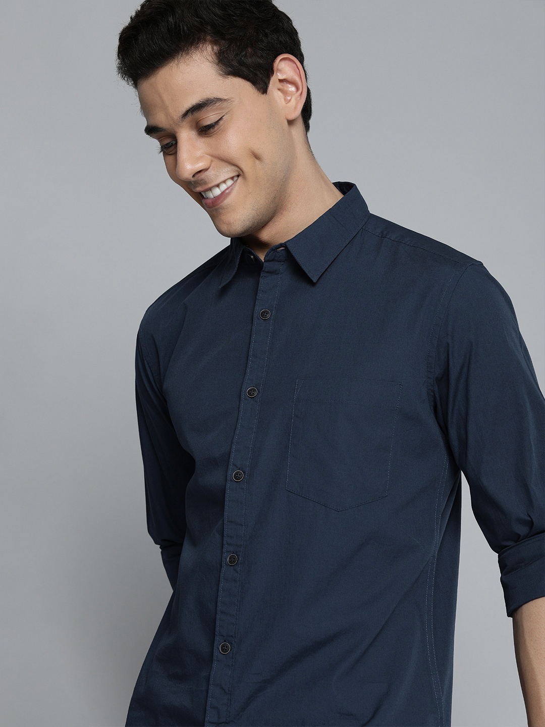 

Harvard Men Navy Blue Solid Pure Cotton Casual Shirt