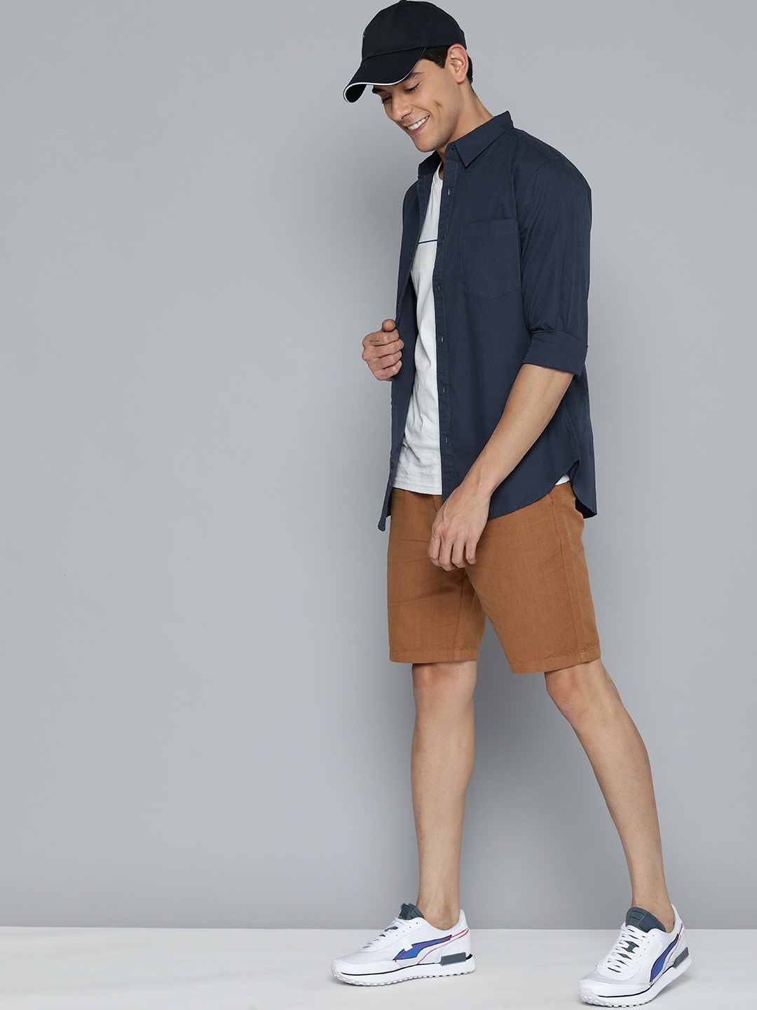 

Harvard Men Navy Blue Solid Pure Cotton Casual Shirt